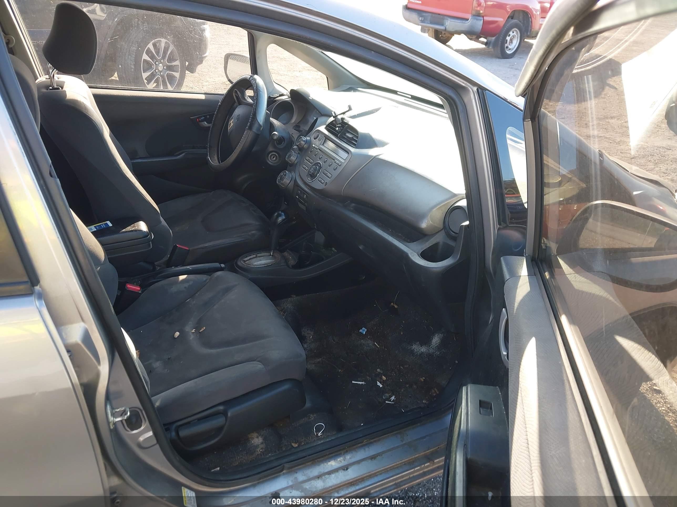 HONDA FIT image 5