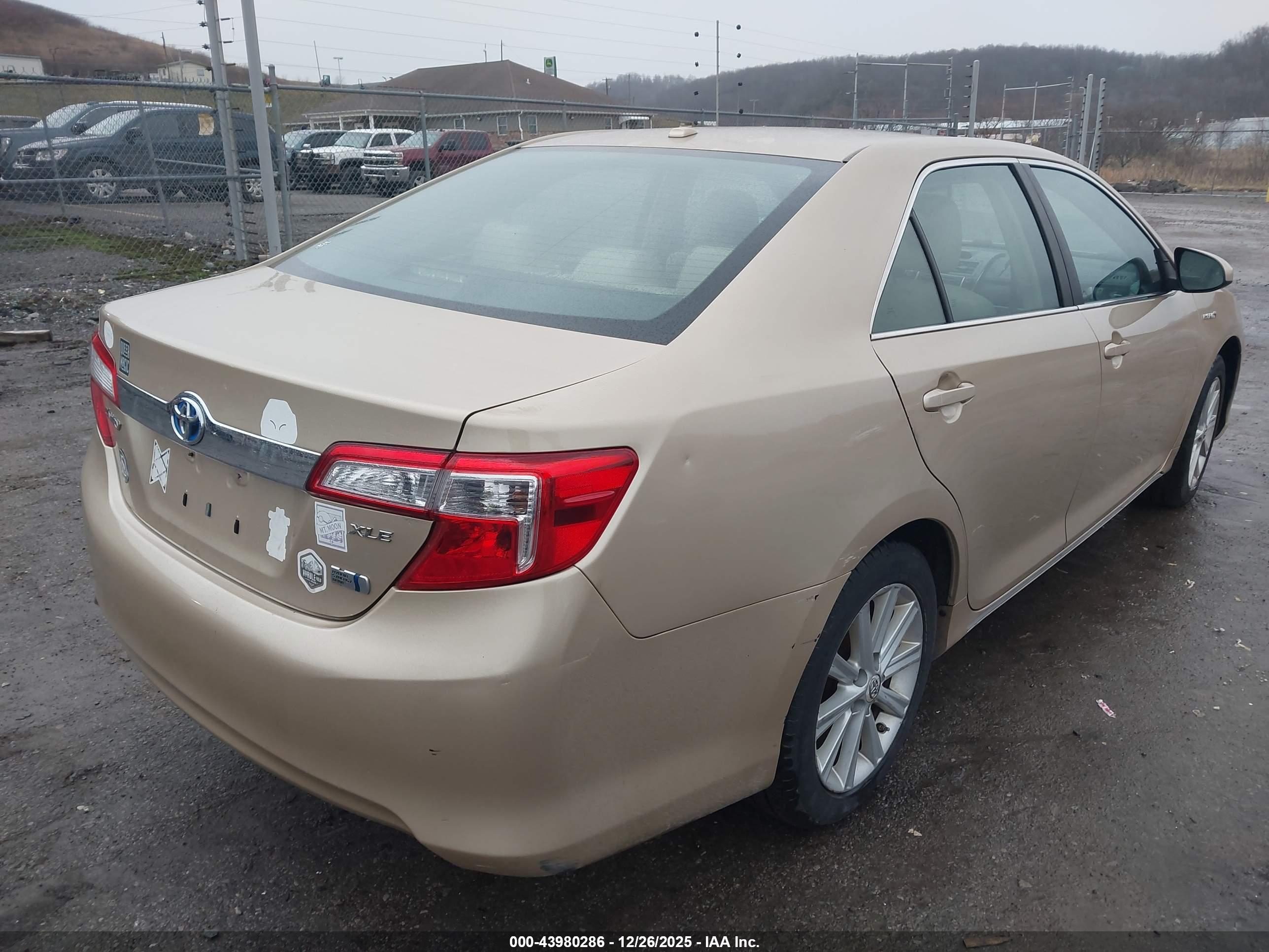 TOYOTA CAMRY image 4