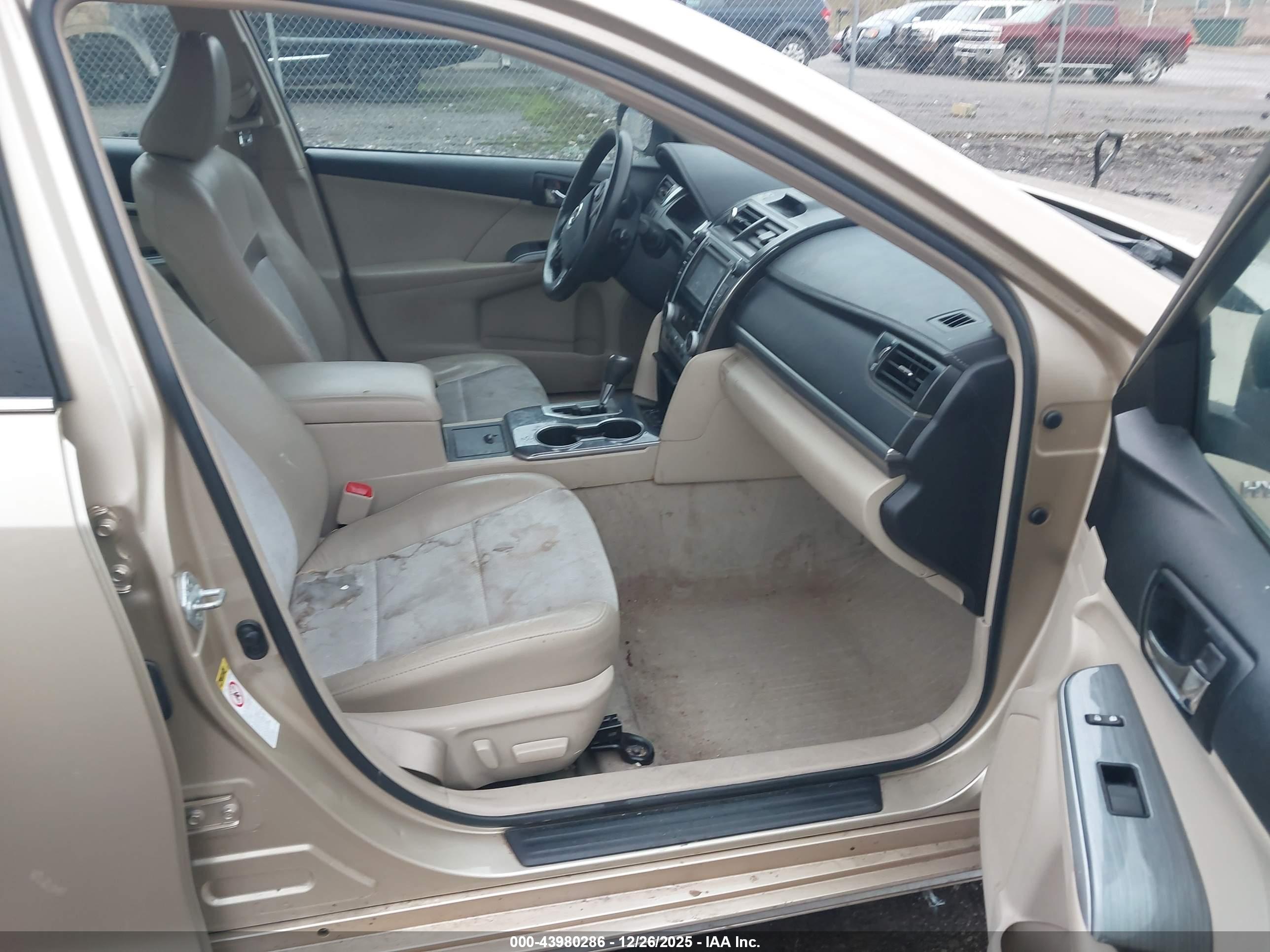TOYOTA CAMRY image 5