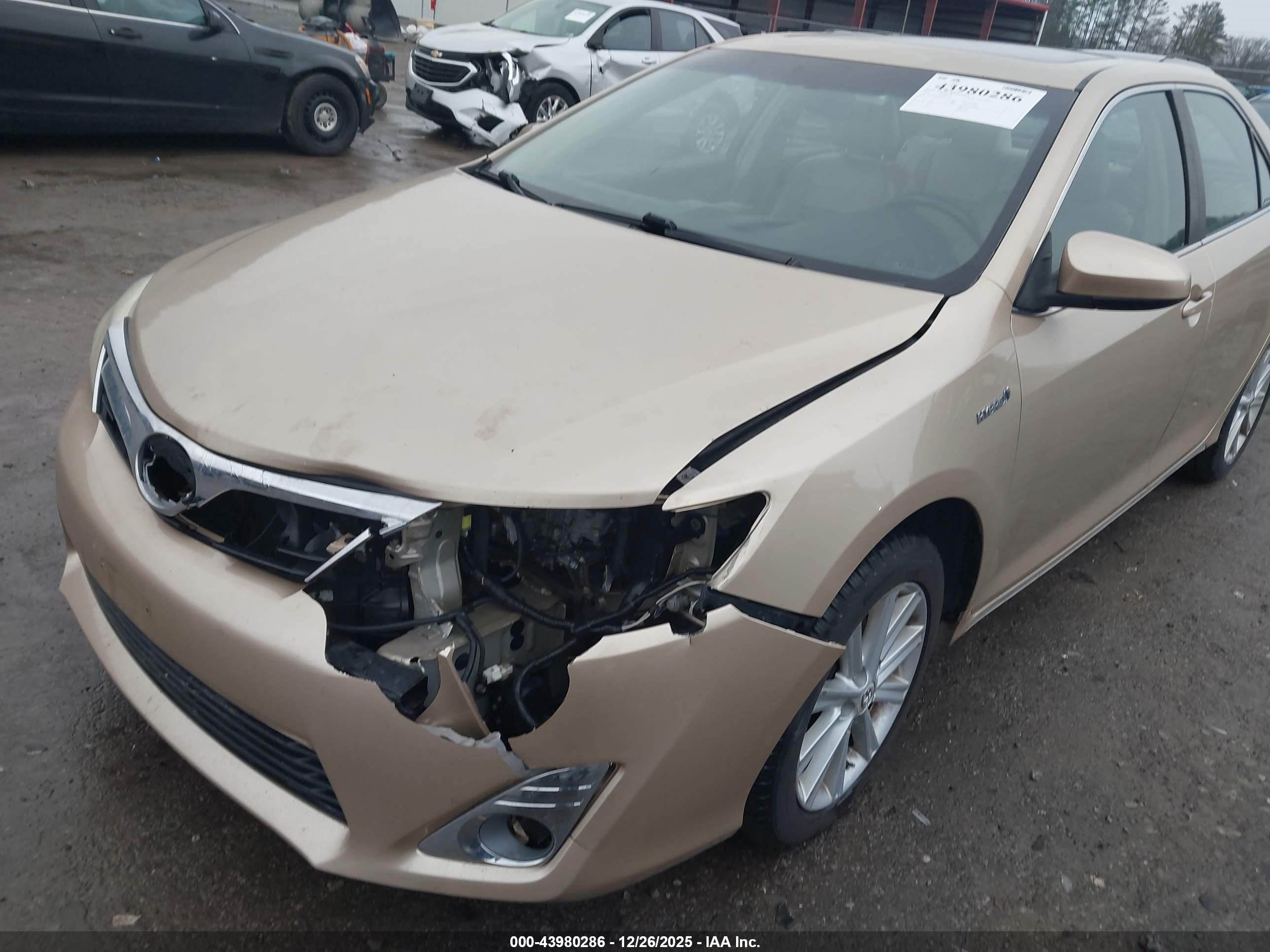 TOYOTA CAMRY image 6