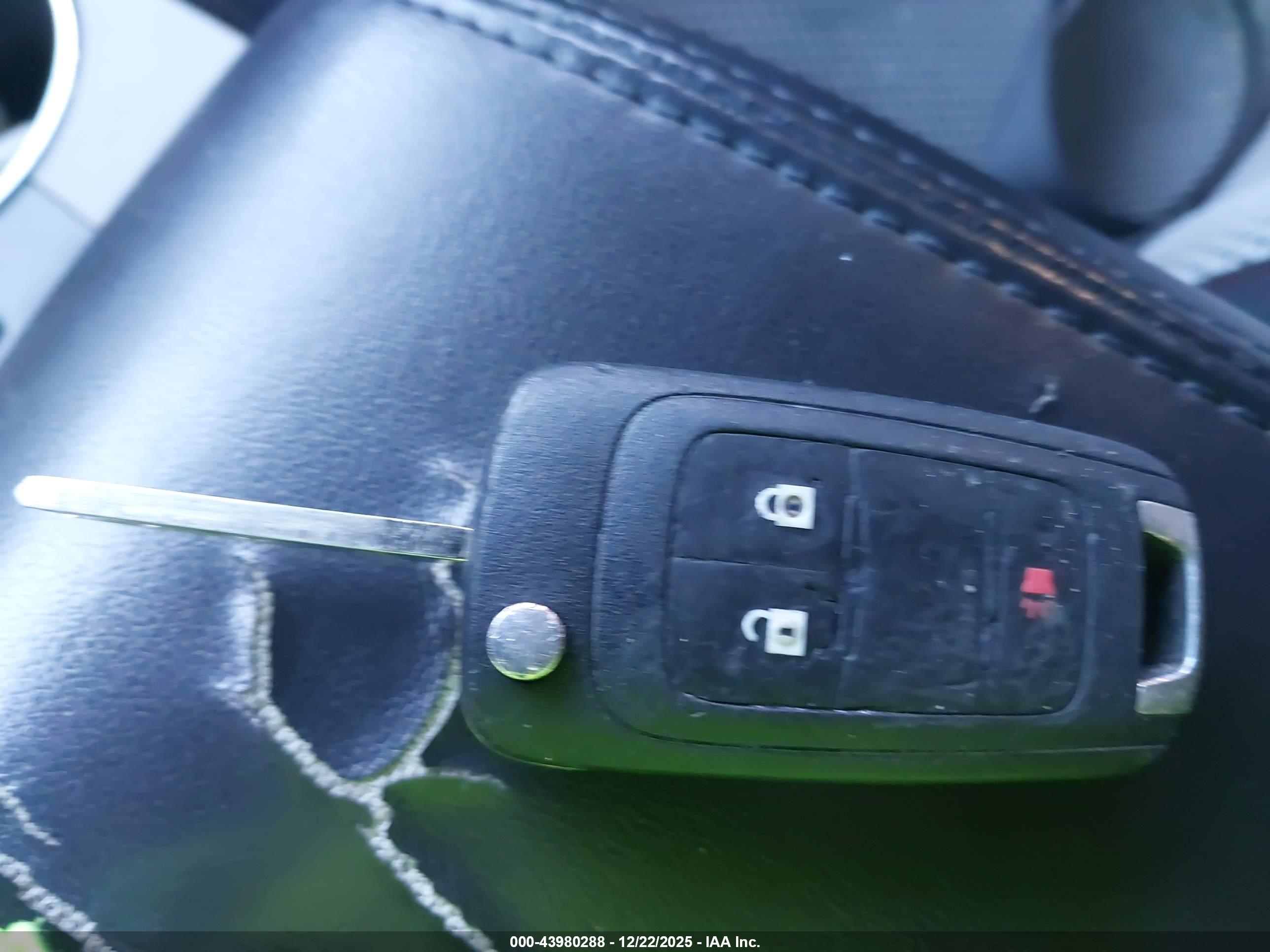 CHEVROLET EQUINOX image 11