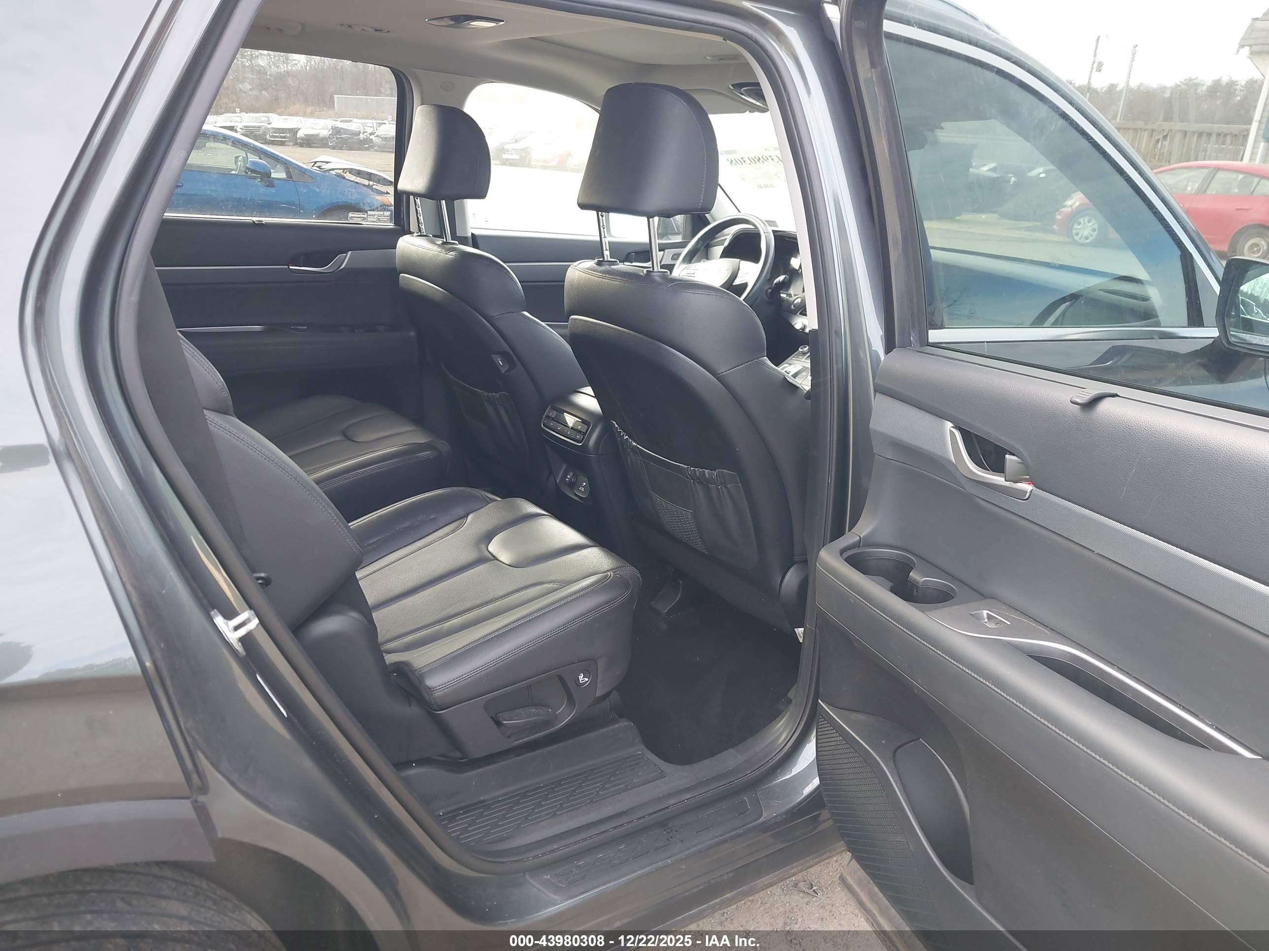 HYUNDAI PALISADE image 8