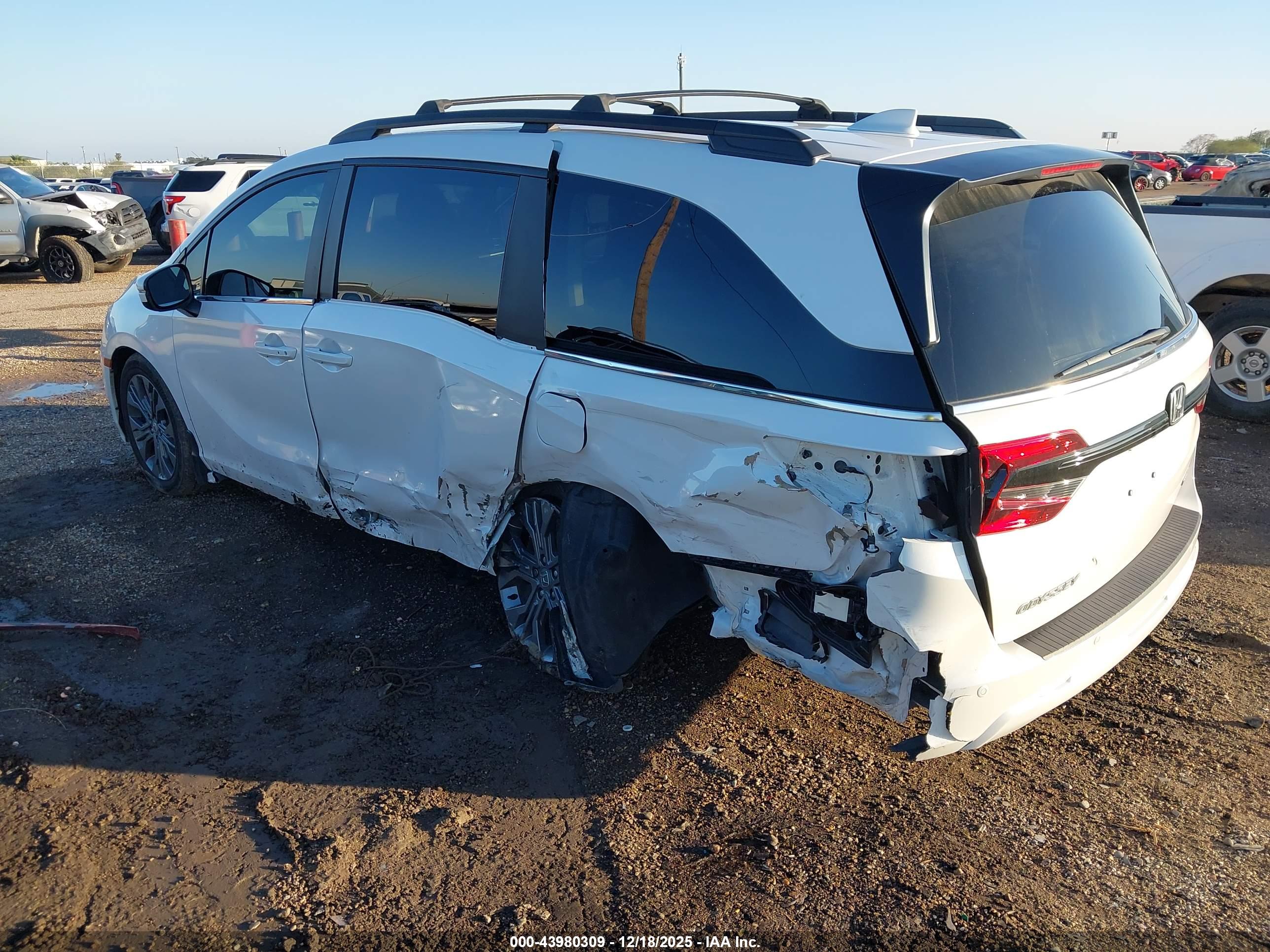 HONDA ODYSSEY image 3
