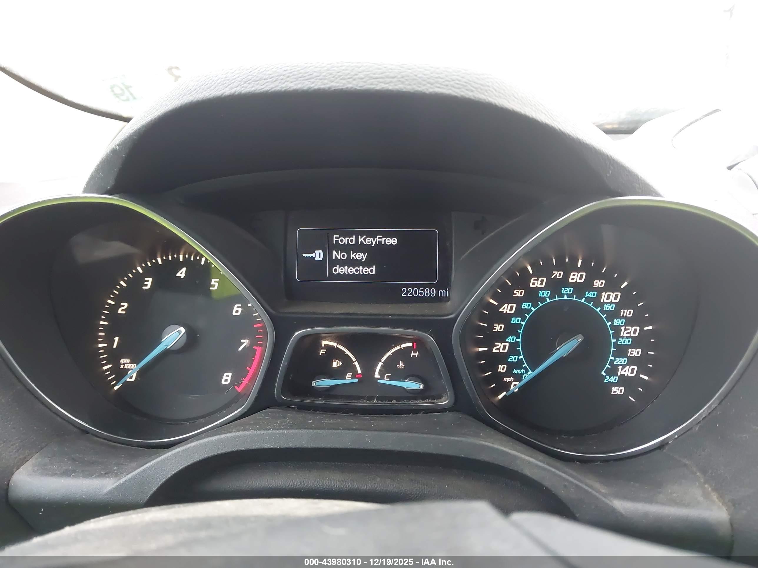 FORD ESCAPE image 7