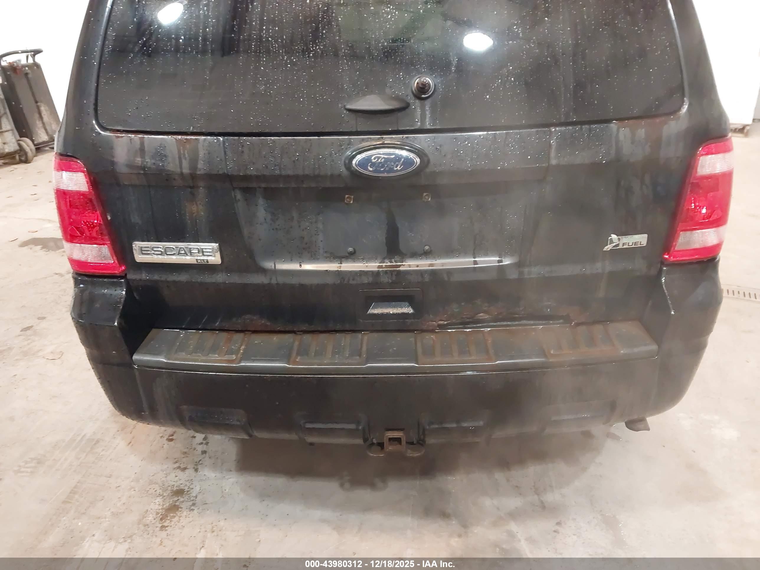 FORD ESCAPE image 6