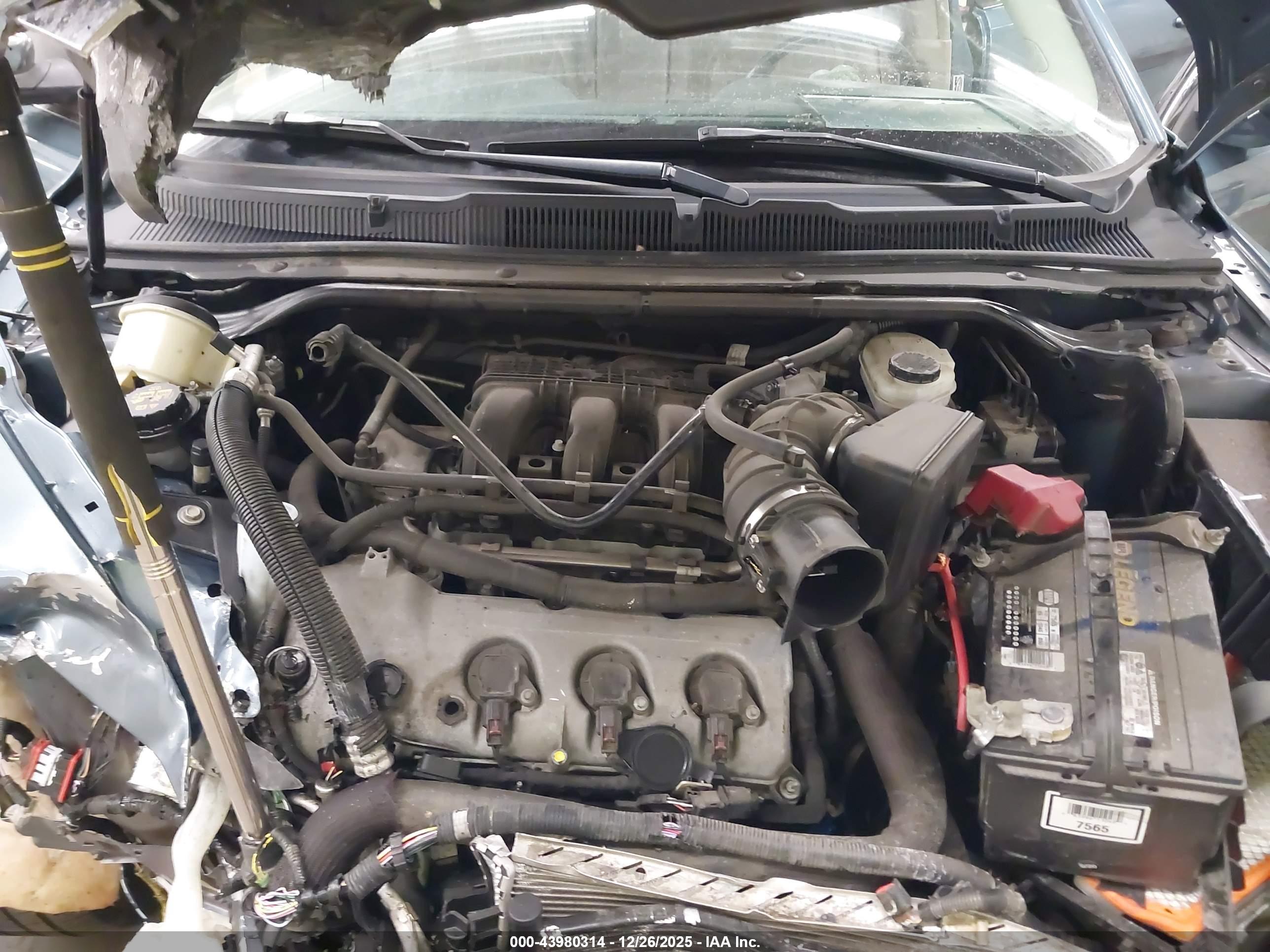 FORD TAURUS image 10