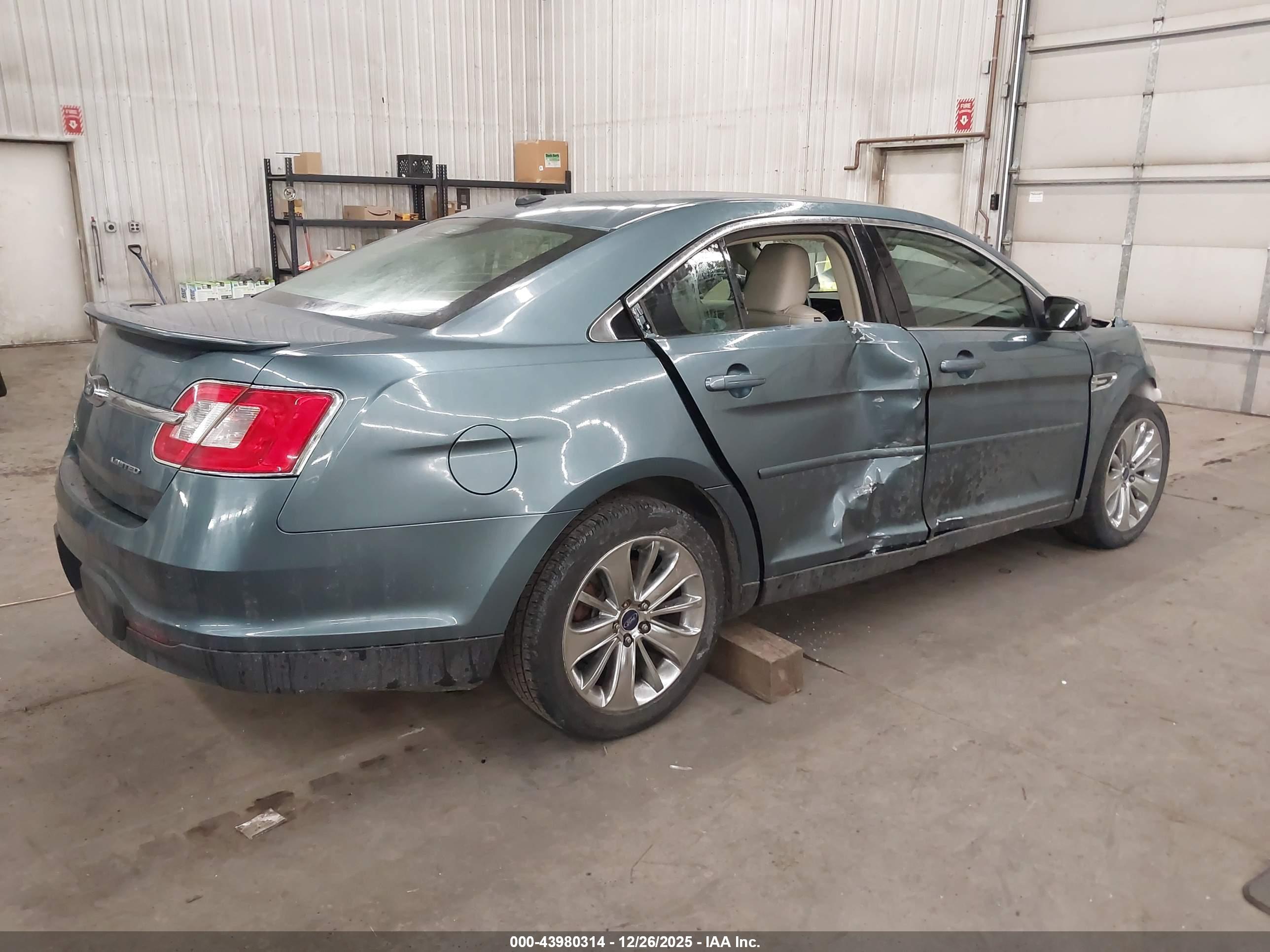 FORD TAURUS image 4