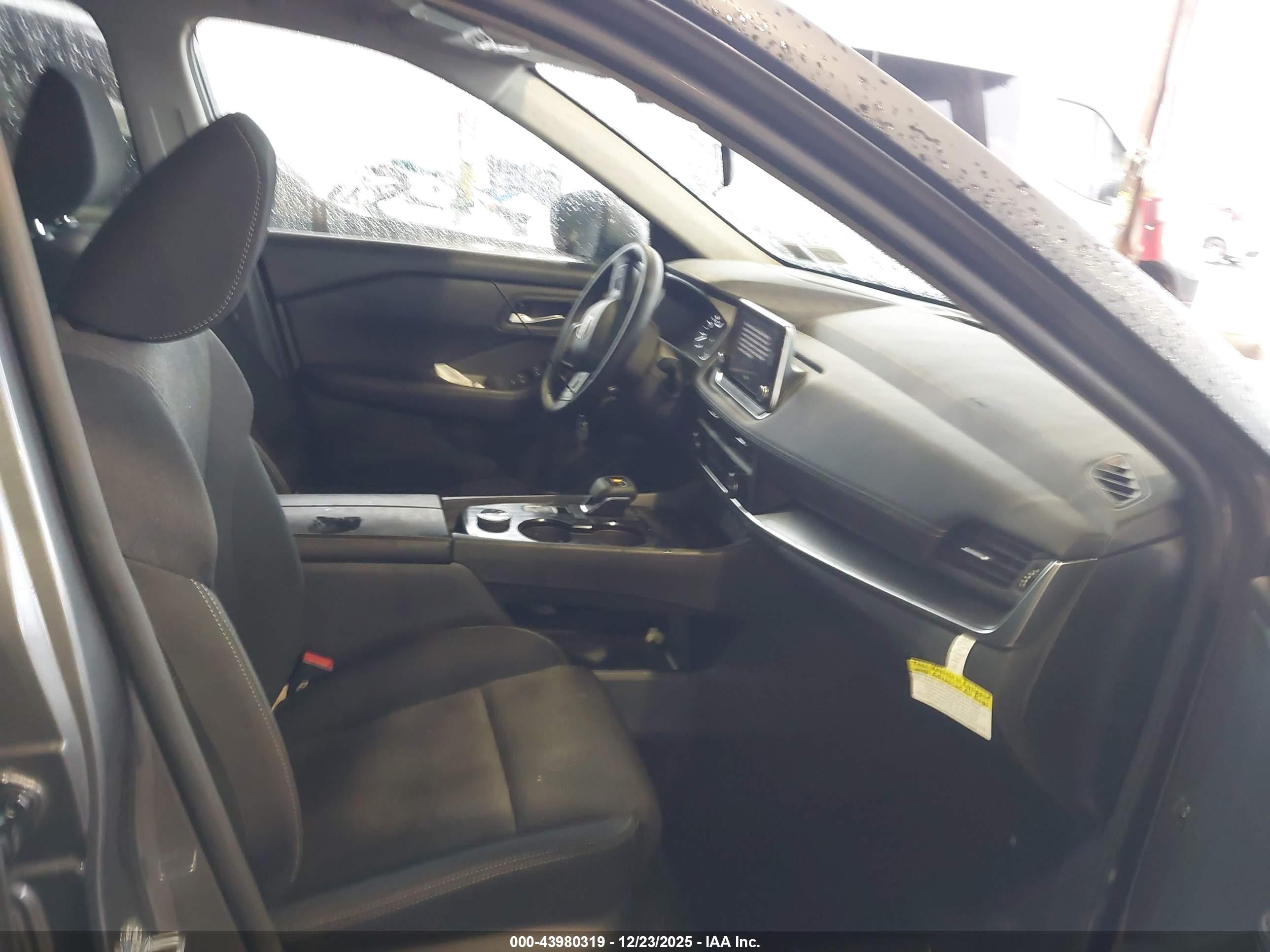 NISSAN ROGUE image 5