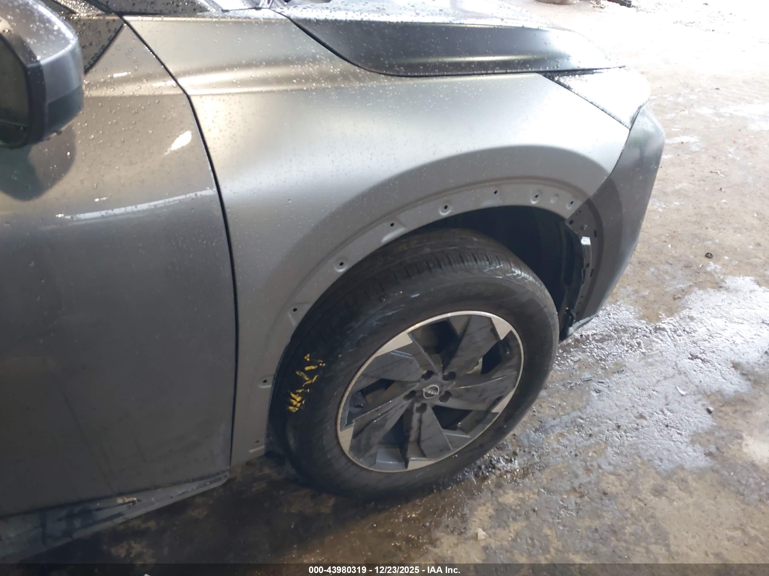 NISSAN ROGUE image 6