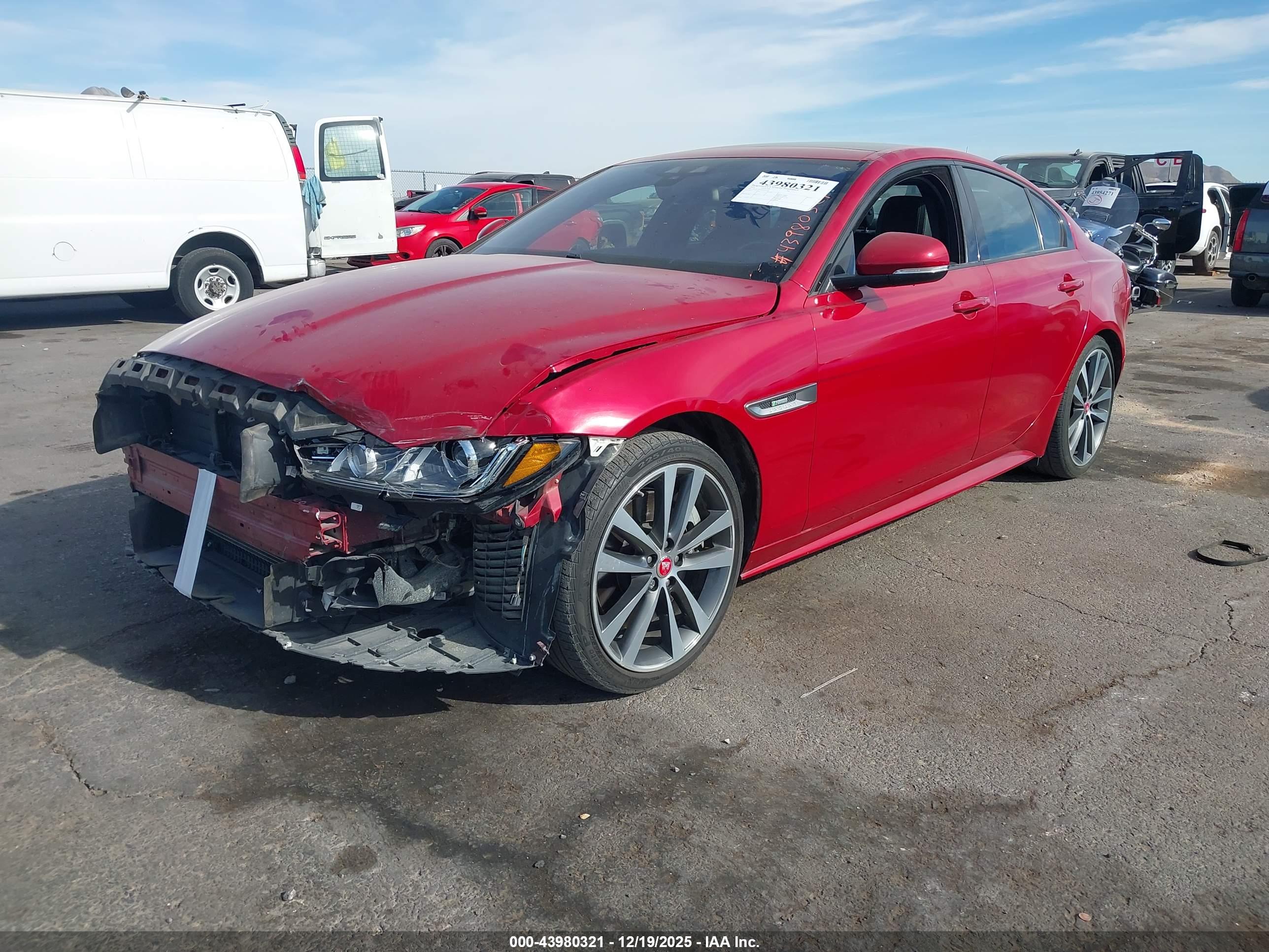 JAGUAR XE image 2