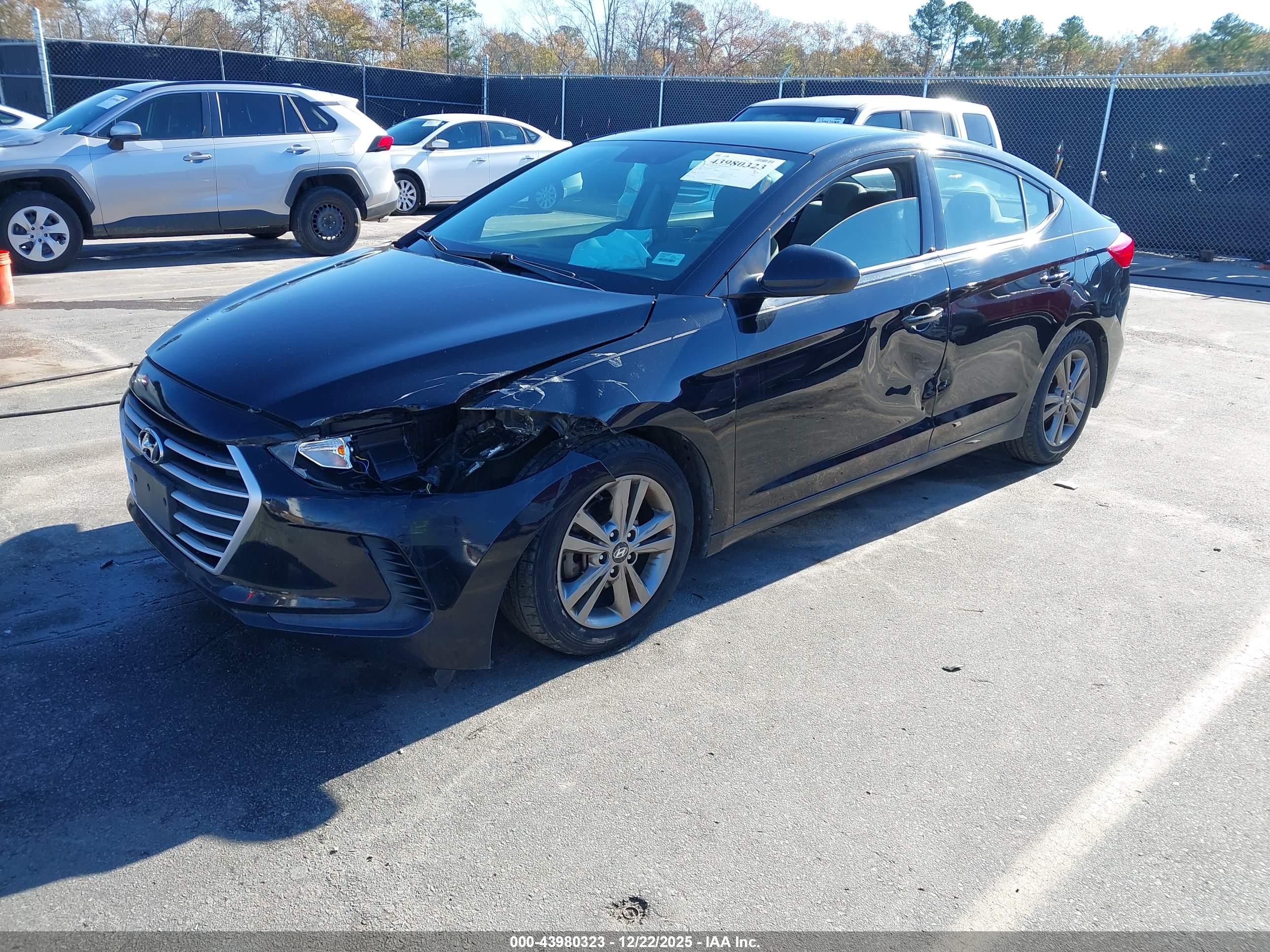 HYUNDAI ELANTRA image 2