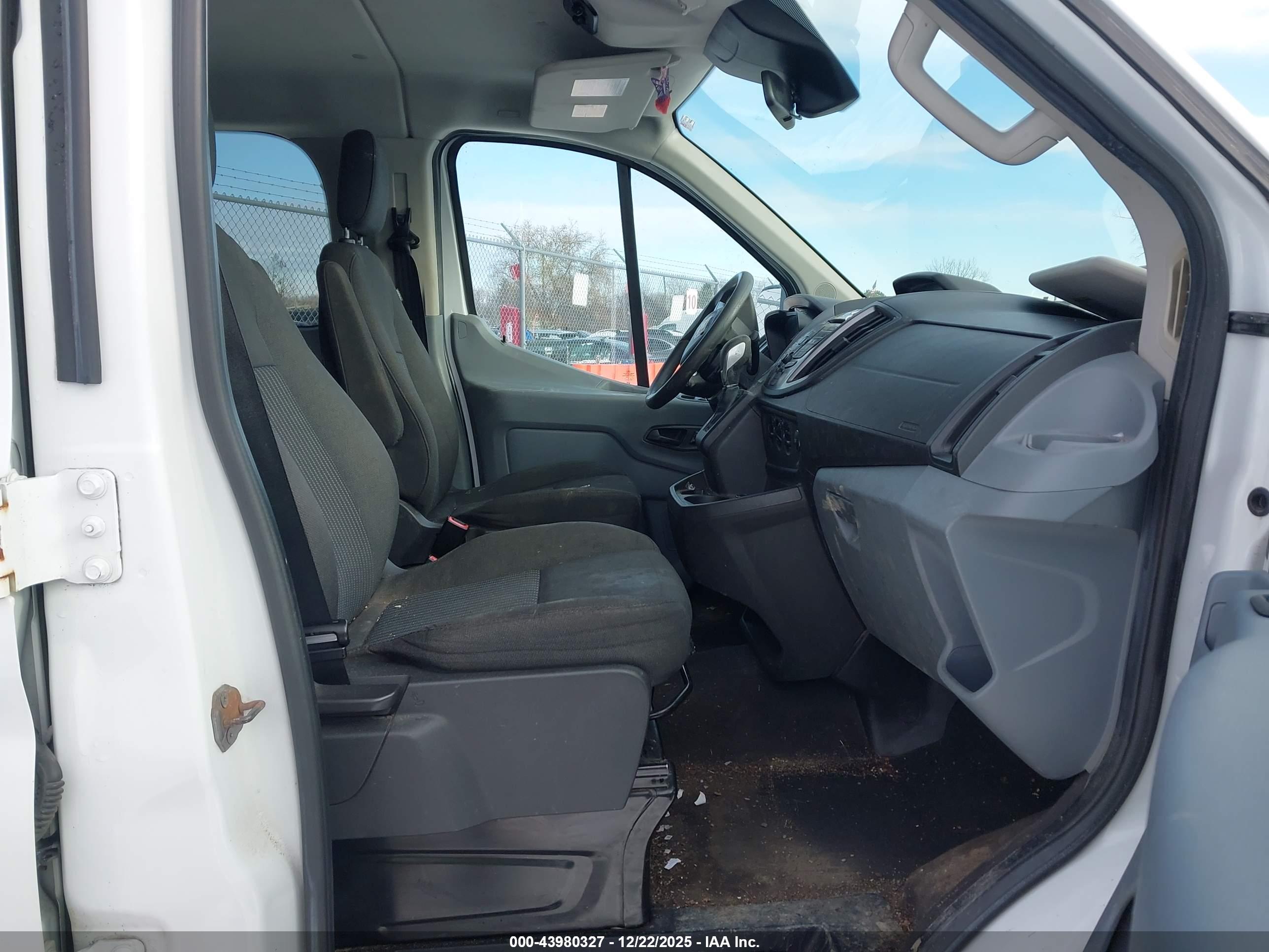 FORD TRANSIT-350 image 5