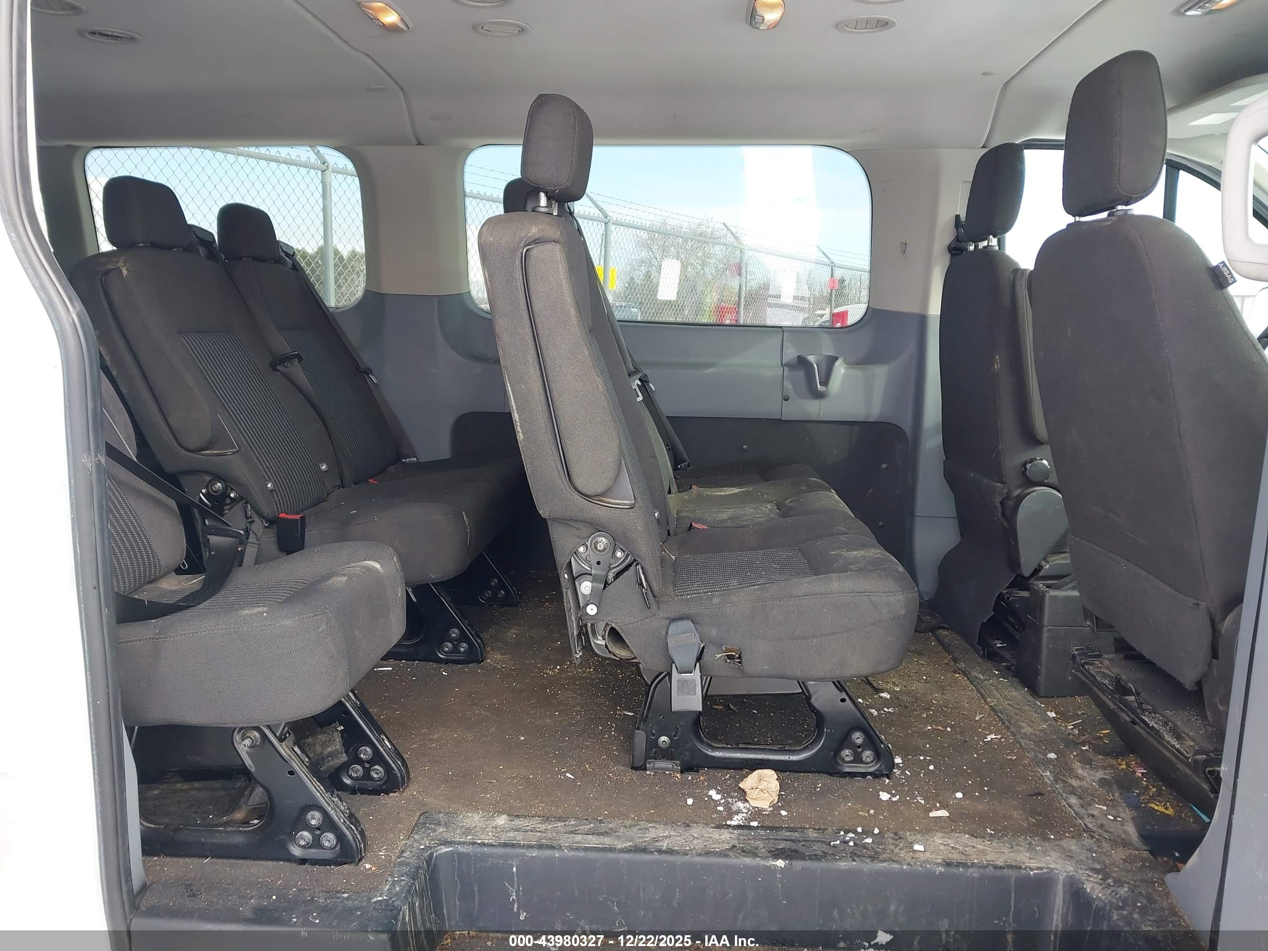FORD TRANSIT-350 image 8