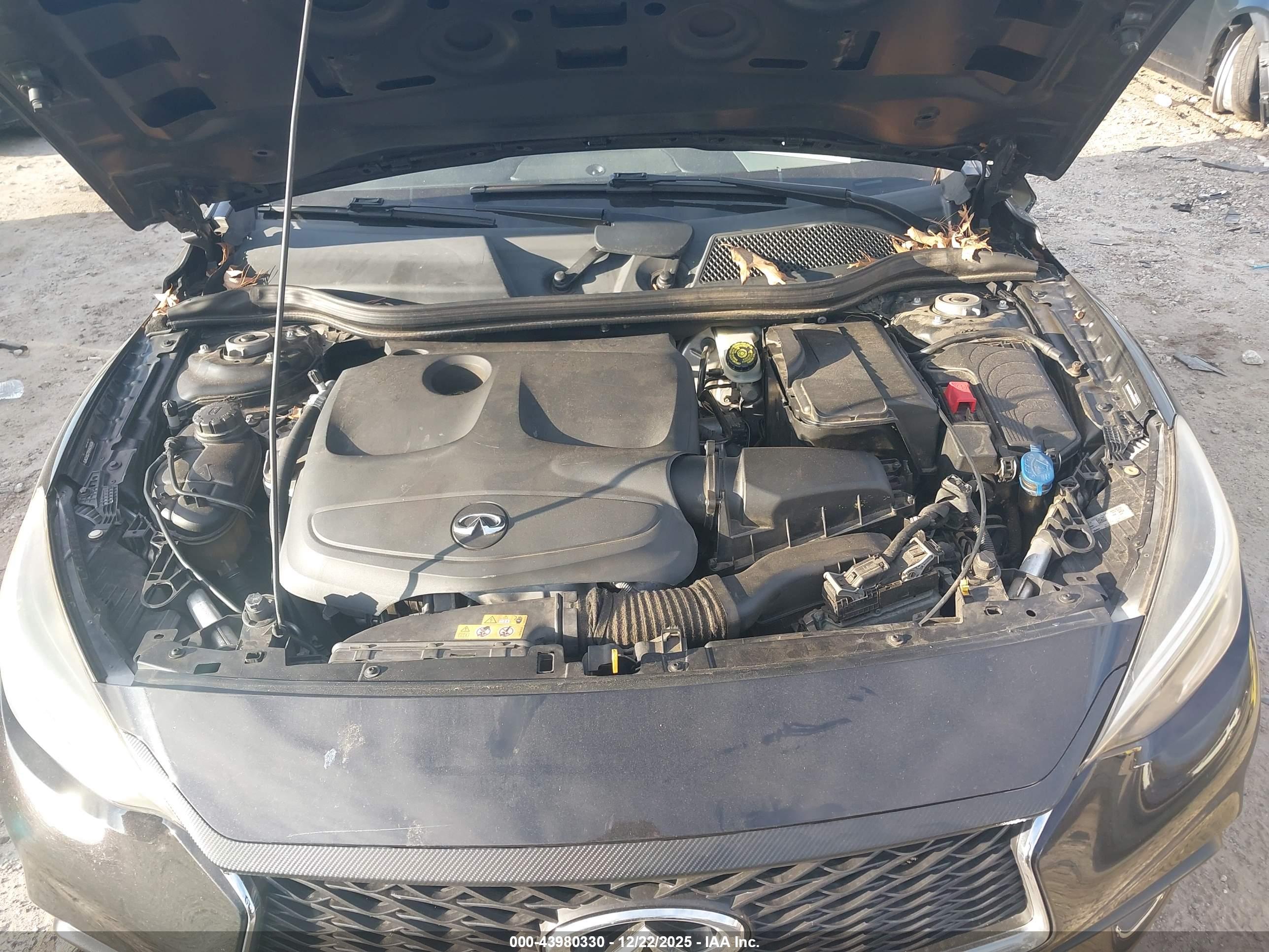 INFINITI QX30 image 10