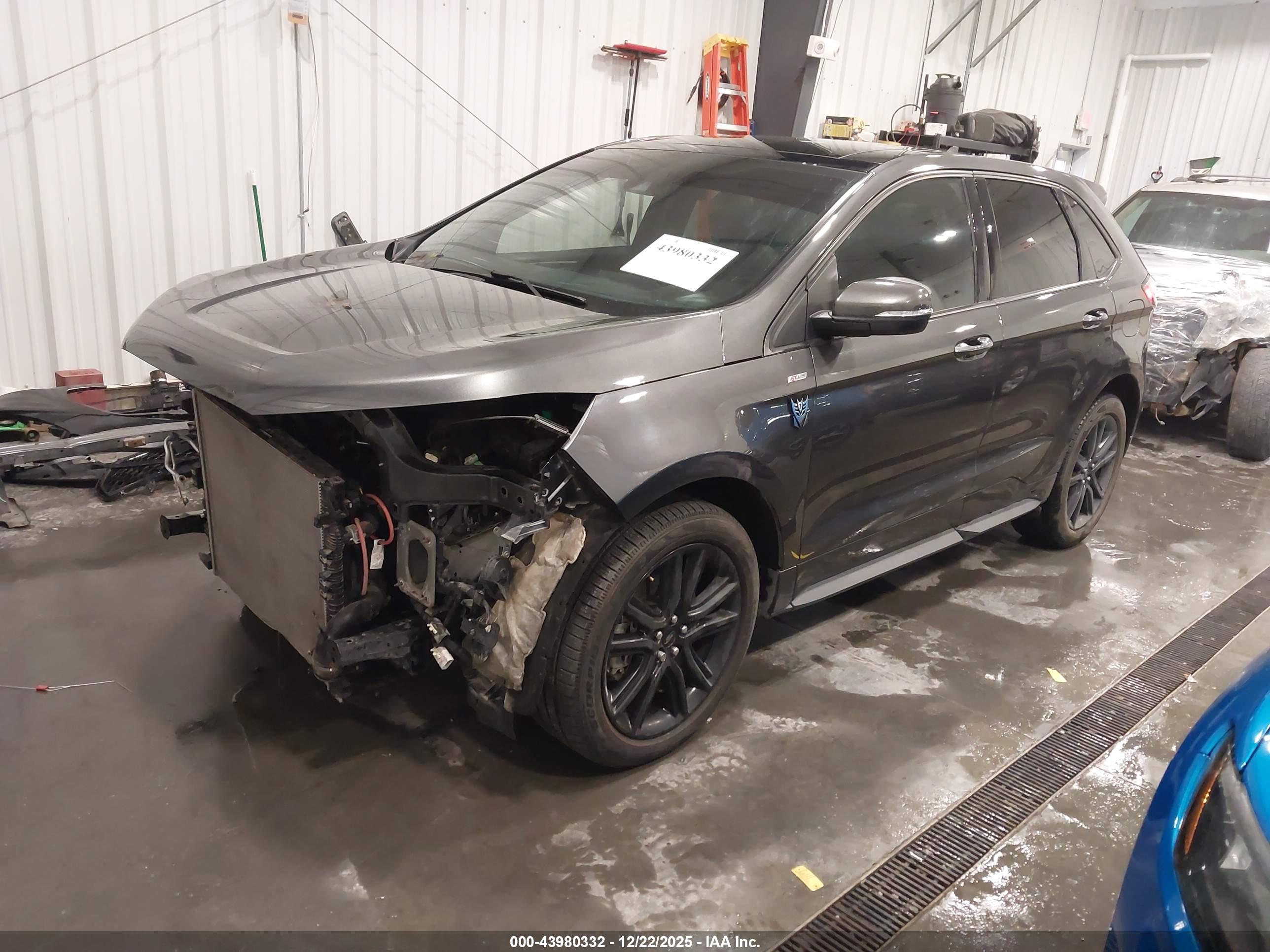 FORD EDGE image 2