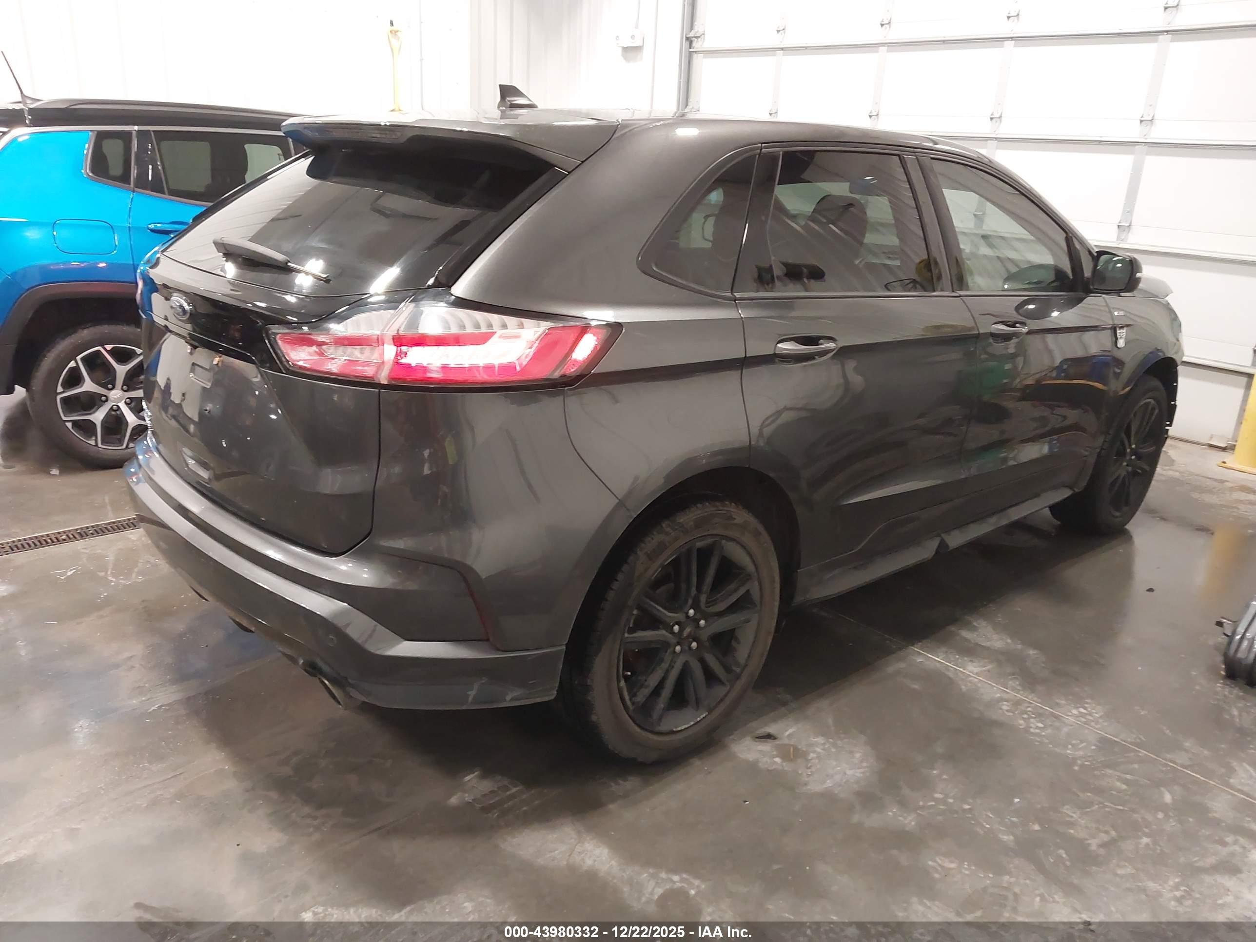 FORD EDGE image 4