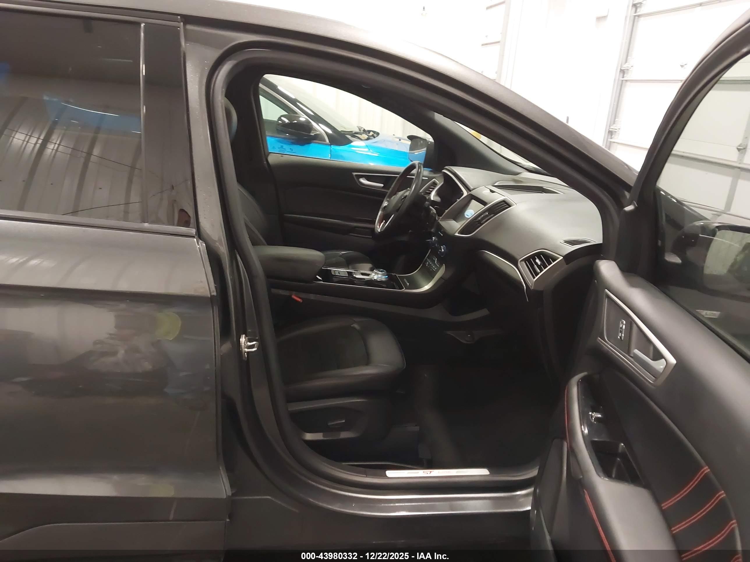 FORD EDGE image 5