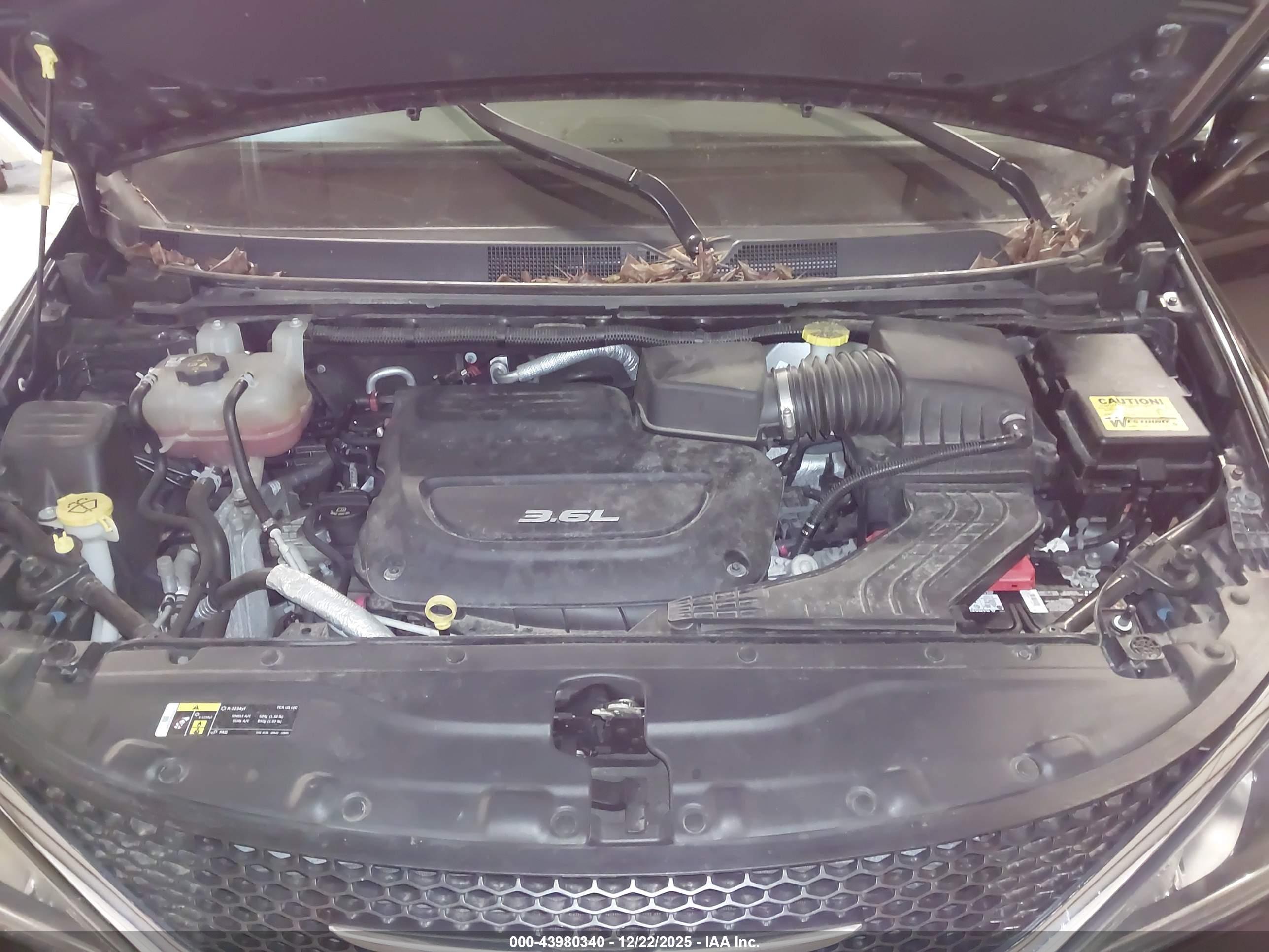 CHRYSLER PACIFICA image 10