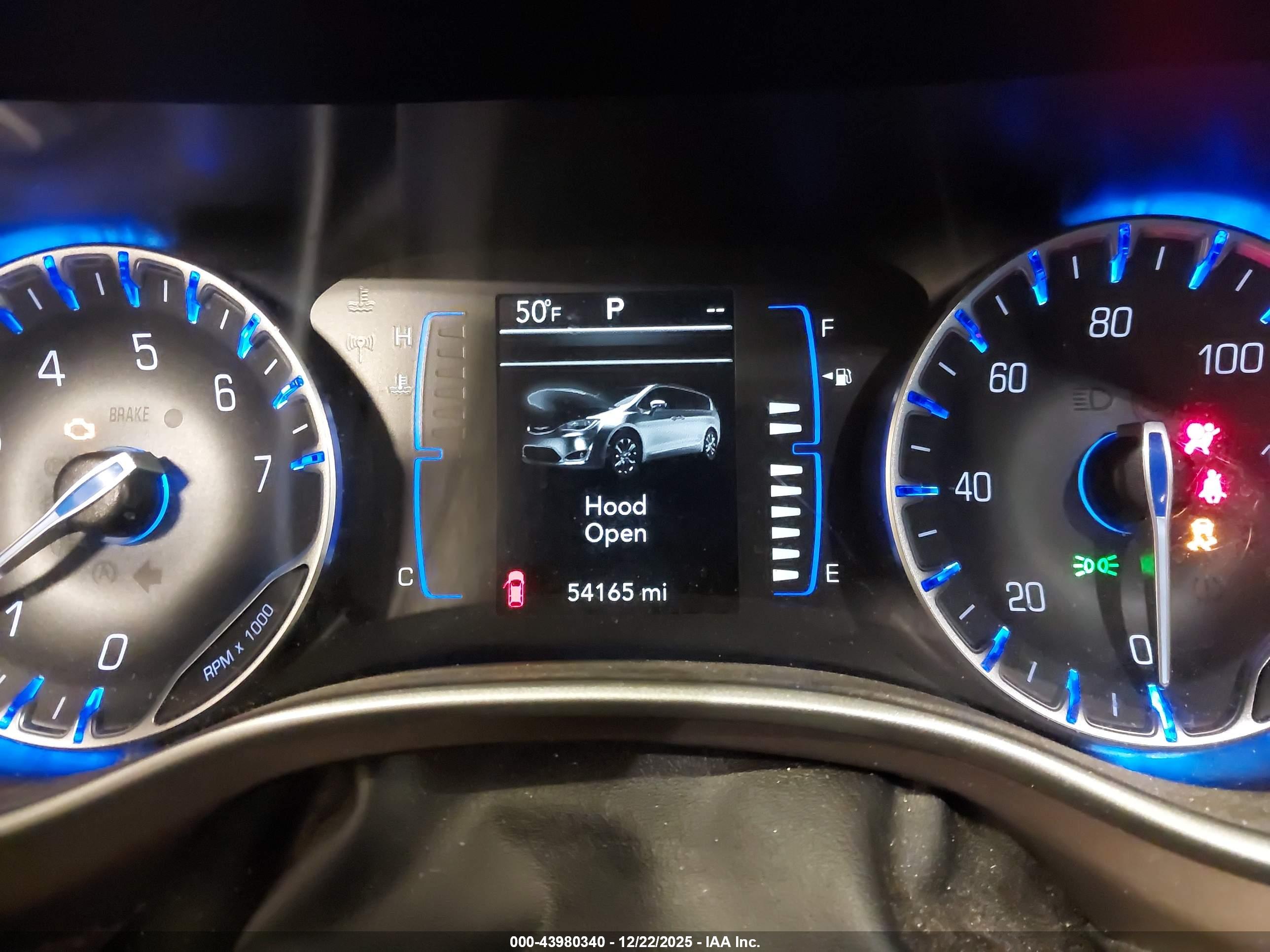 CHRYSLER PACIFICA image 7
