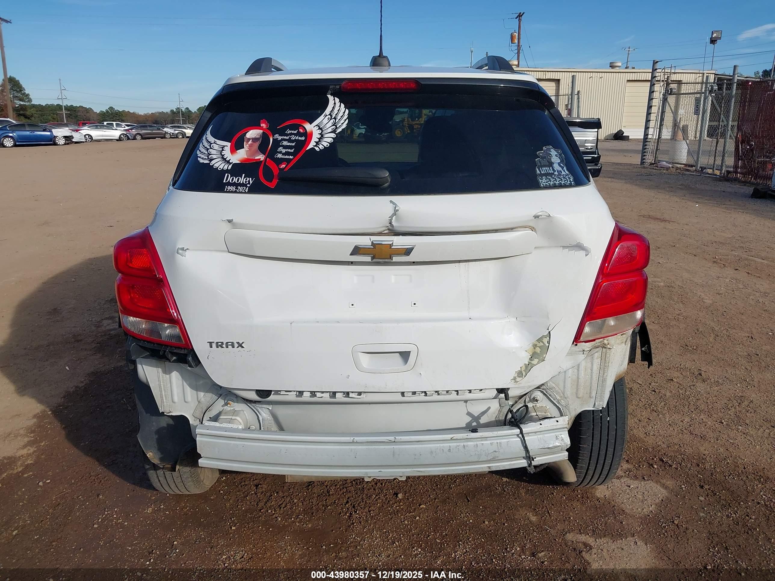 CHEVROLET TRAX image 6
