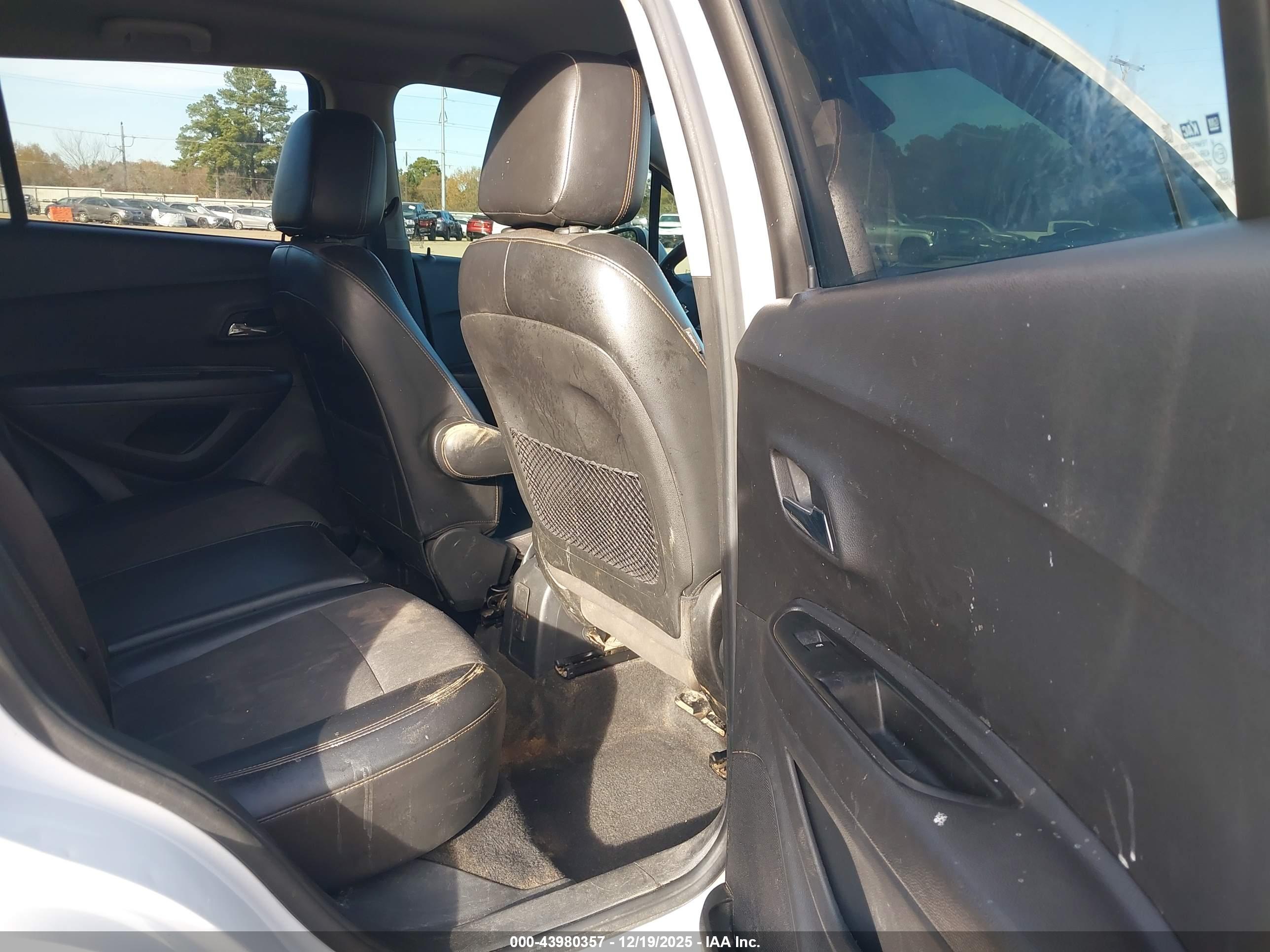 CHEVROLET TRAX image 8