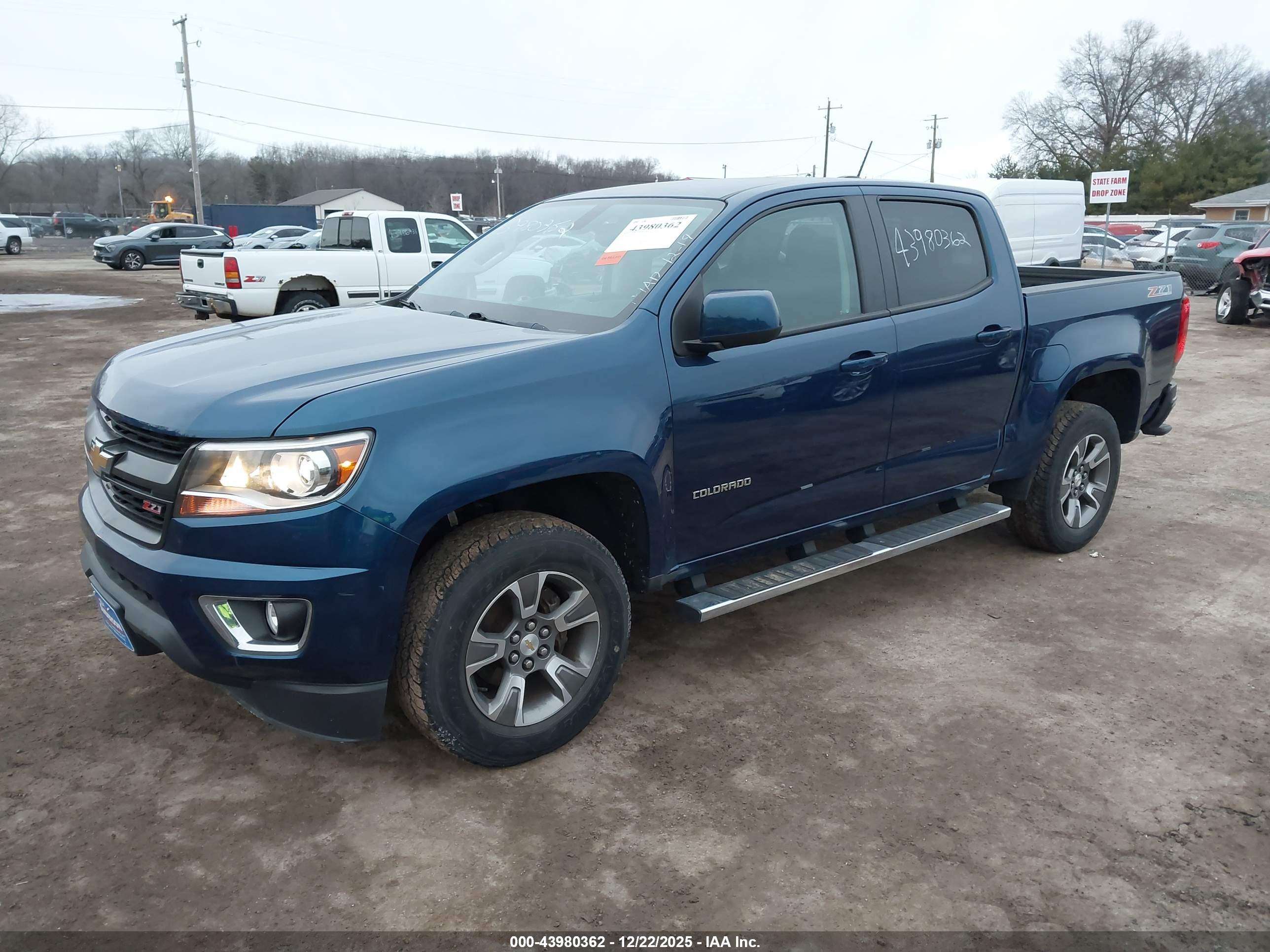 CHEVROLET COLORADO image 2