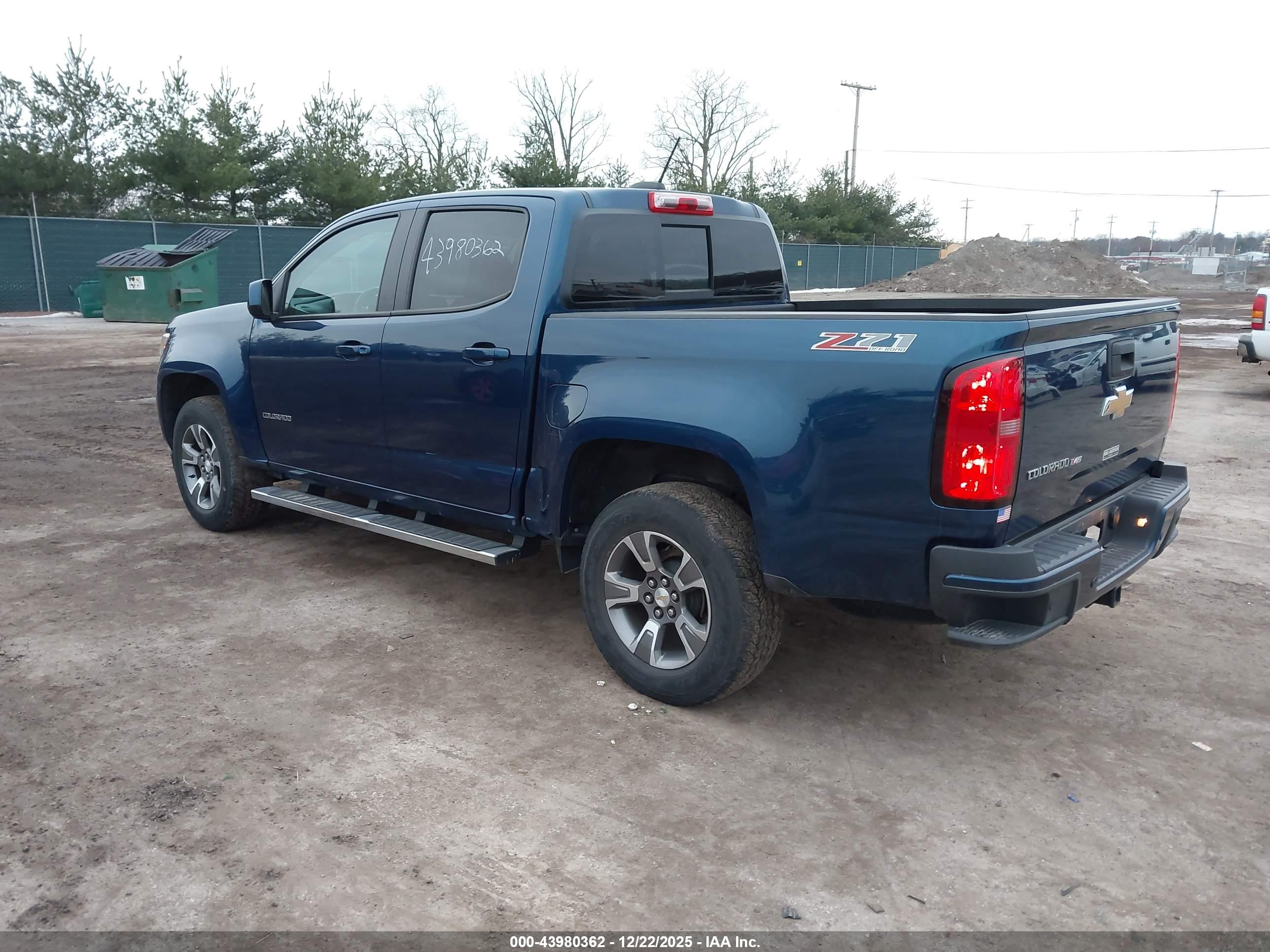 CHEVROLET COLORADO image 3