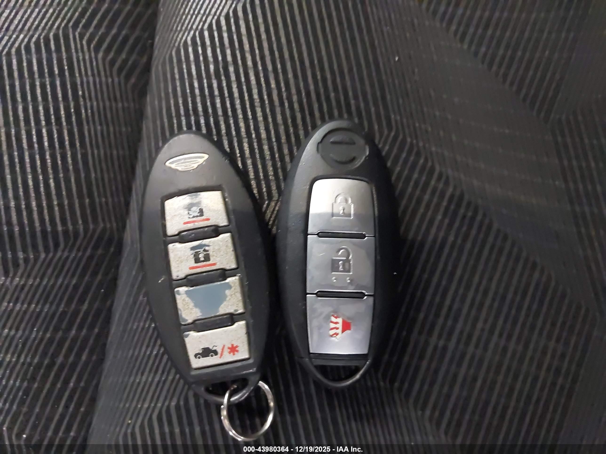 NISSAN ROGUE image 11