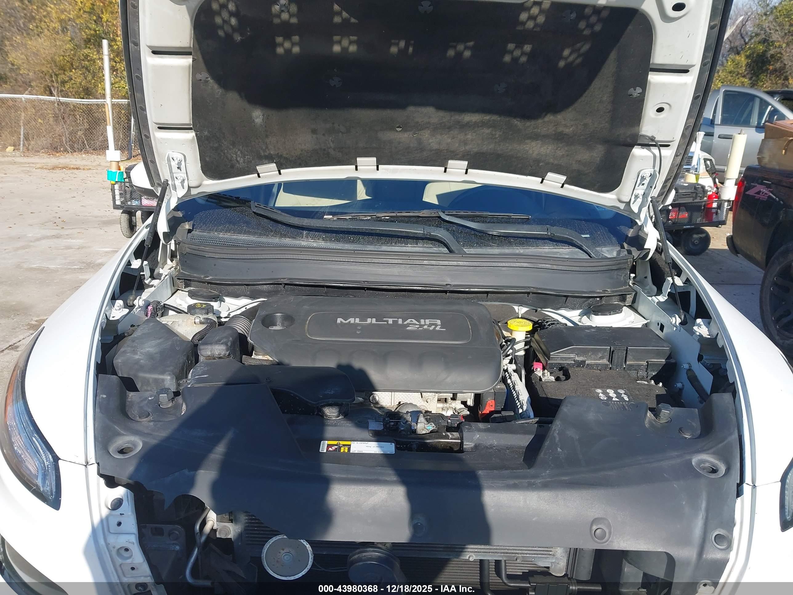 JEEP CHEROKEE image 10