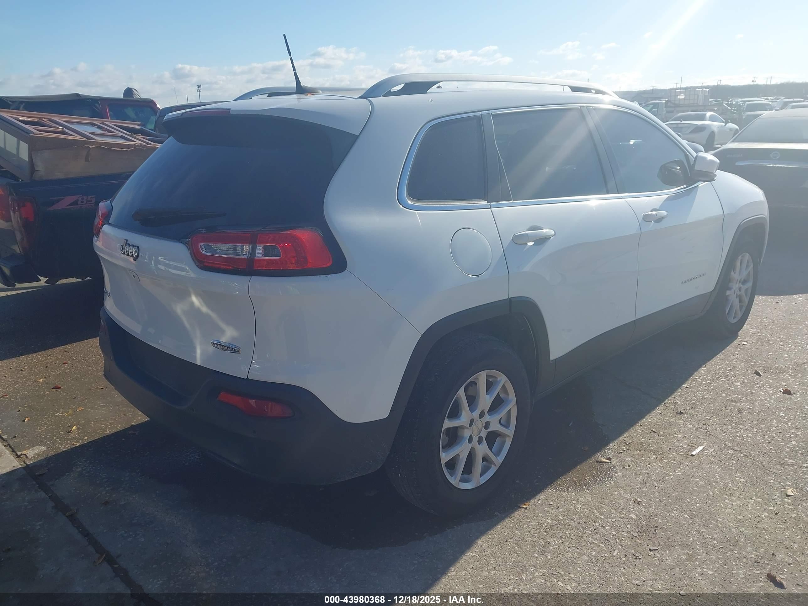 JEEP CHEROKEE image 4
