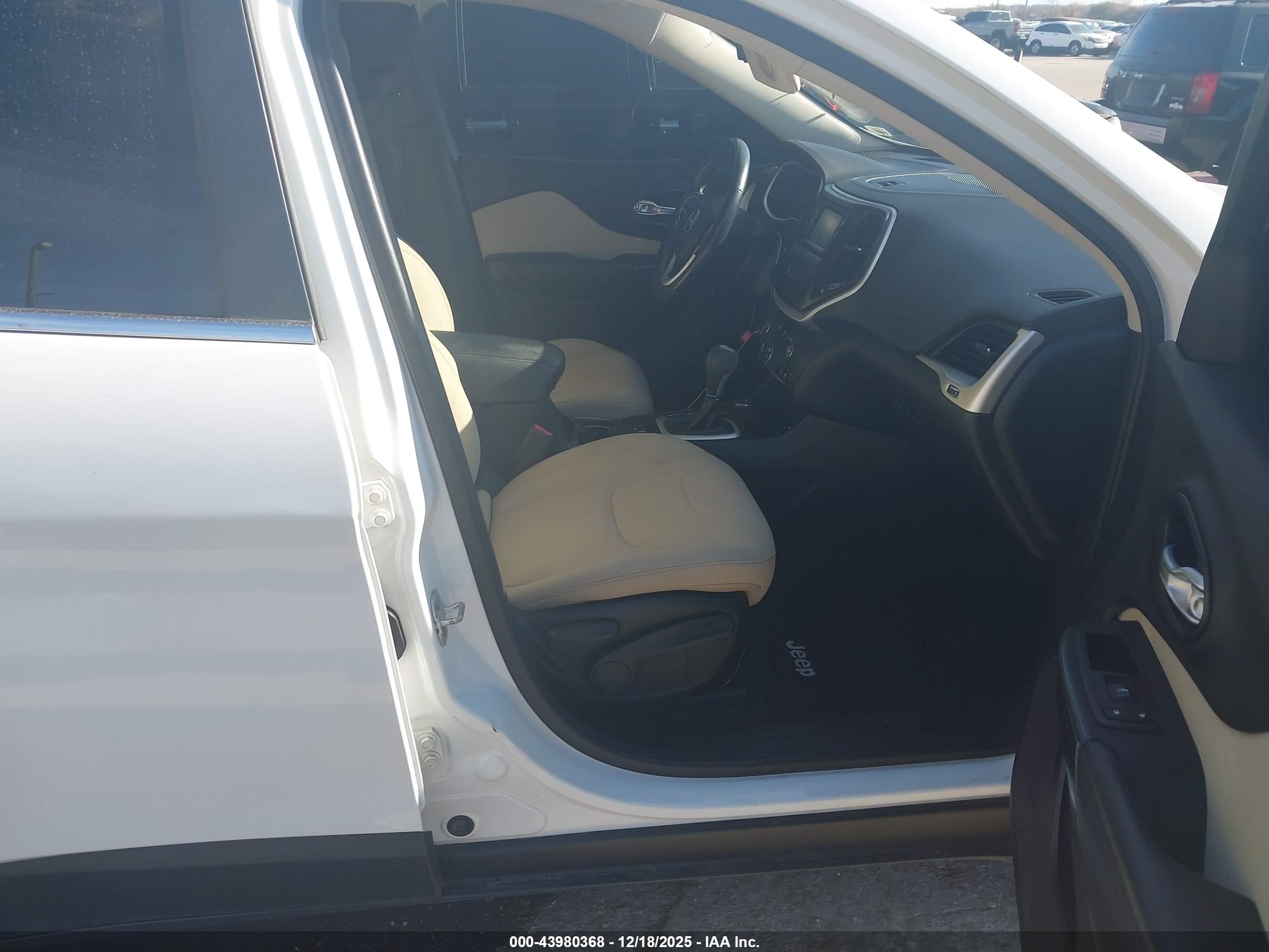 JEEP CHEROKEE image 5