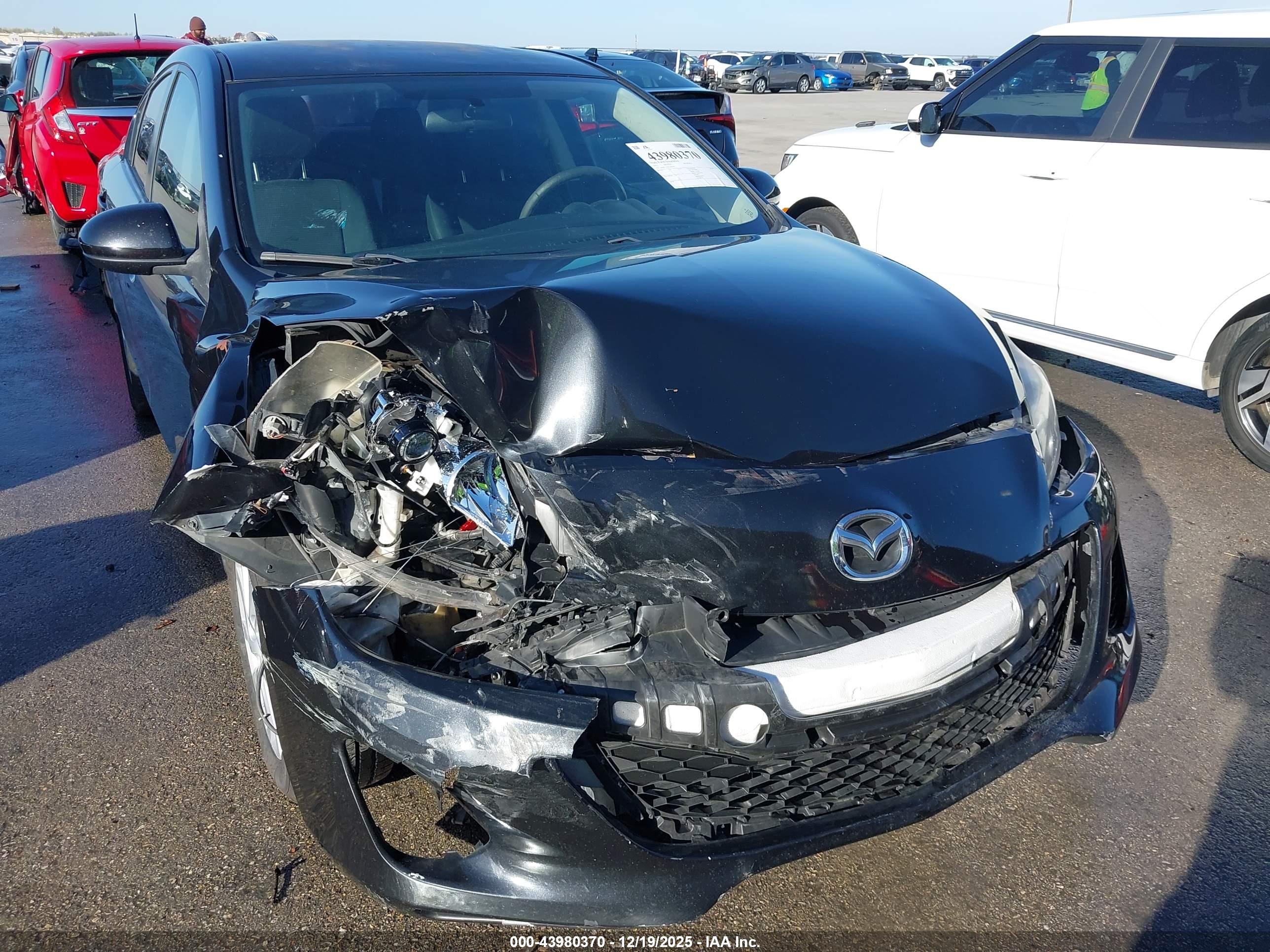 MAZDA MAZDA3 image 6