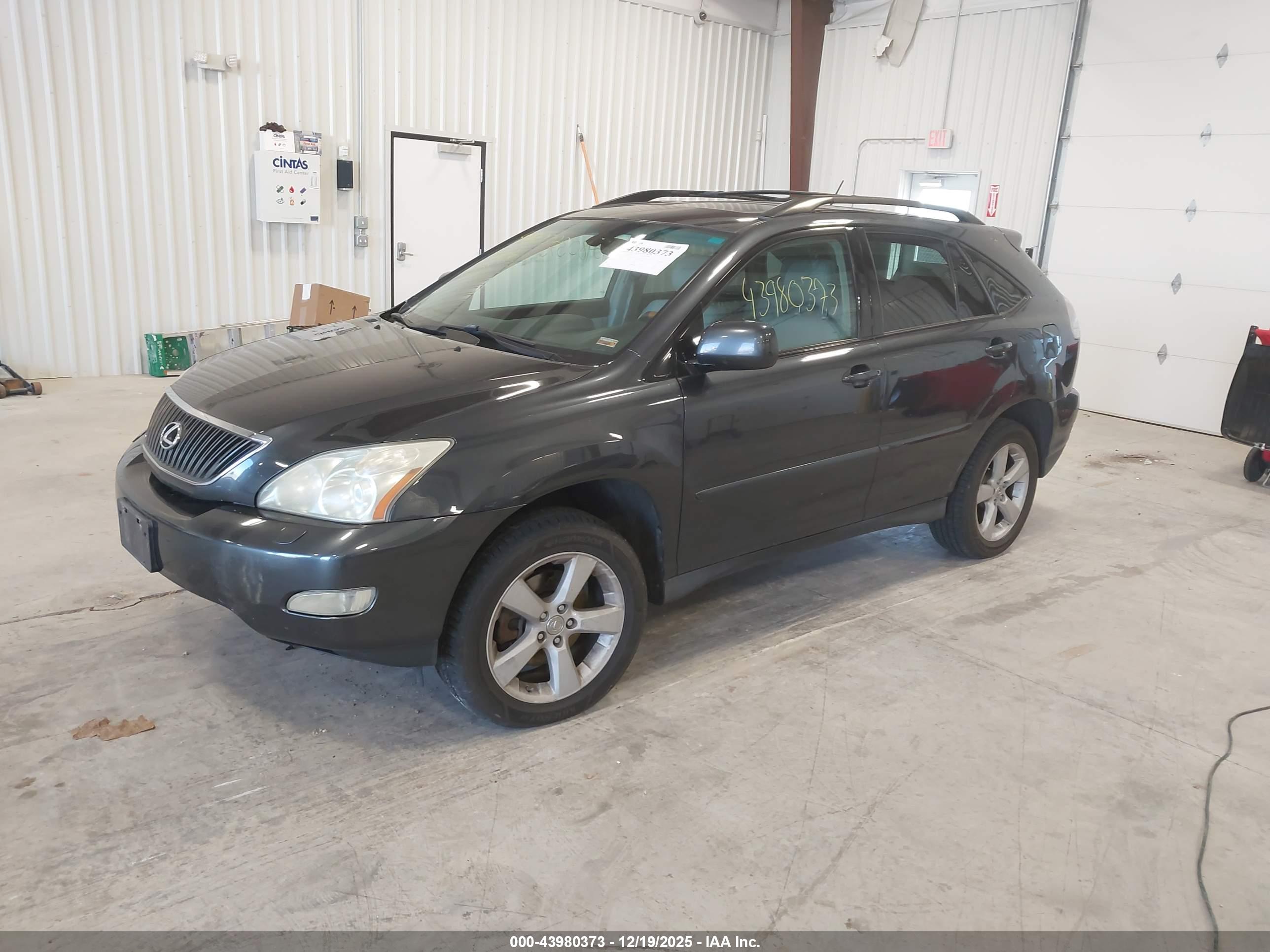 LEXUS RX image 2
