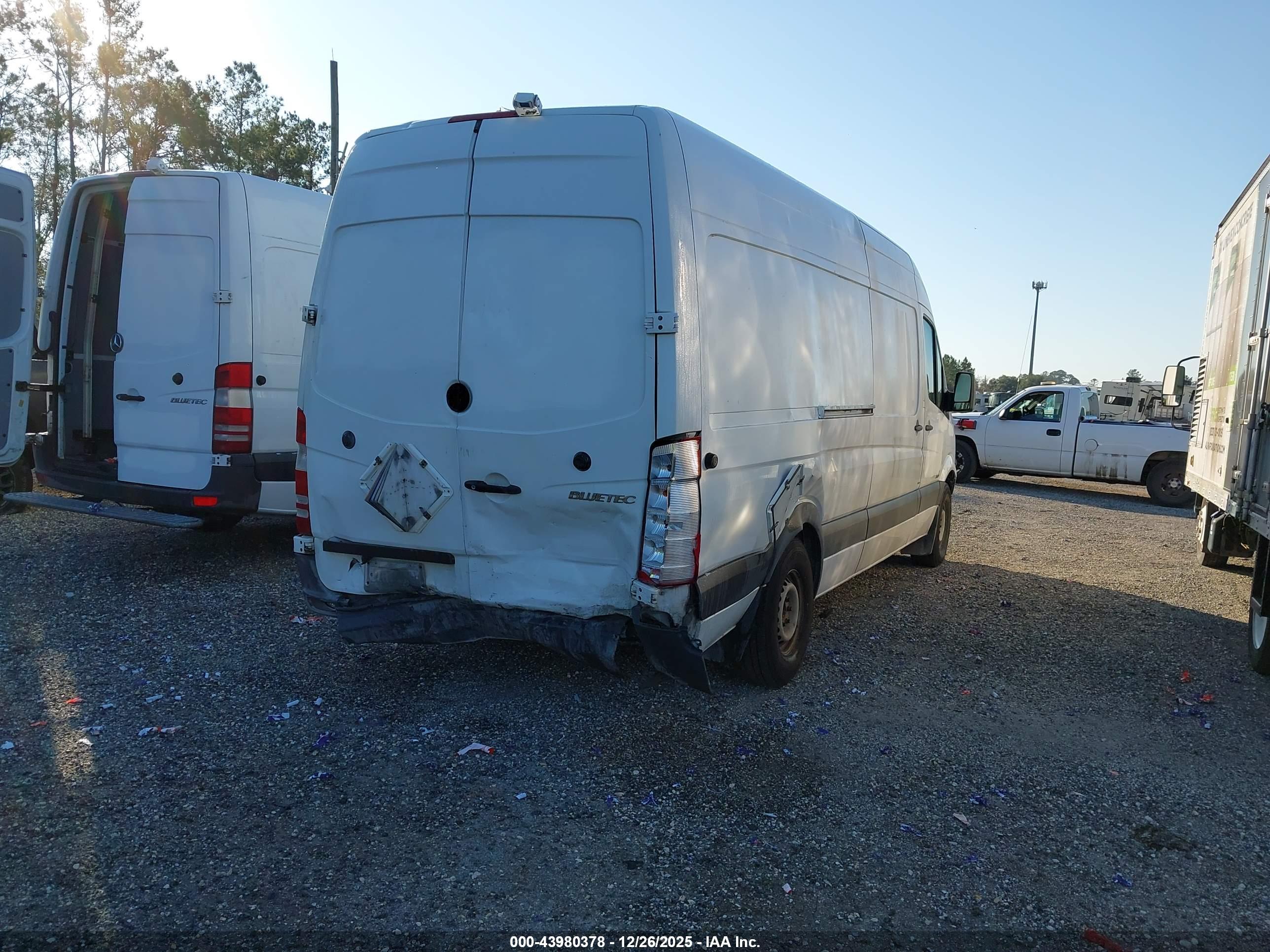 MERCEDES-BENZ SPRINTER image 4