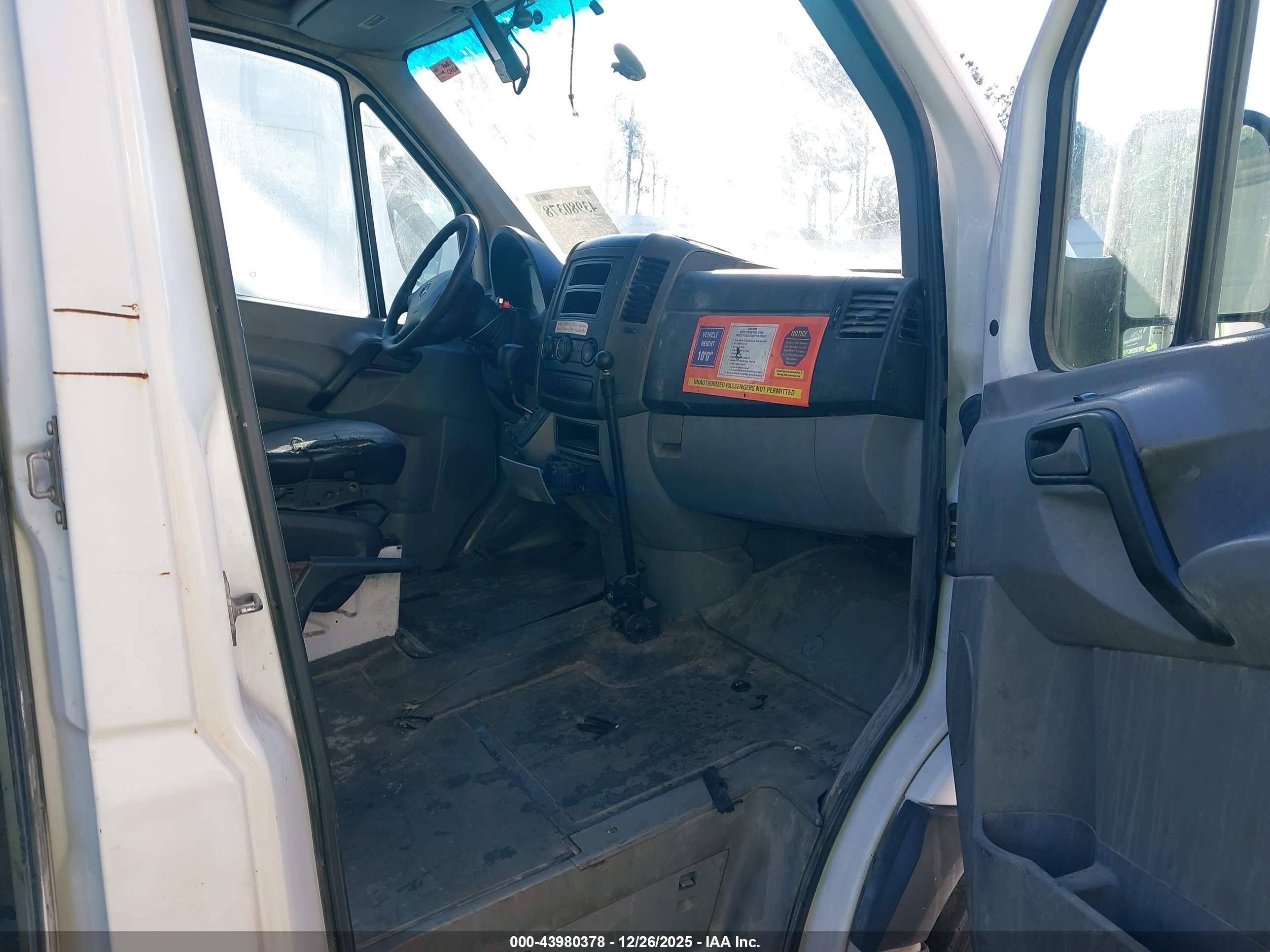 MERCEDES-BENZ SPRINTER image 5