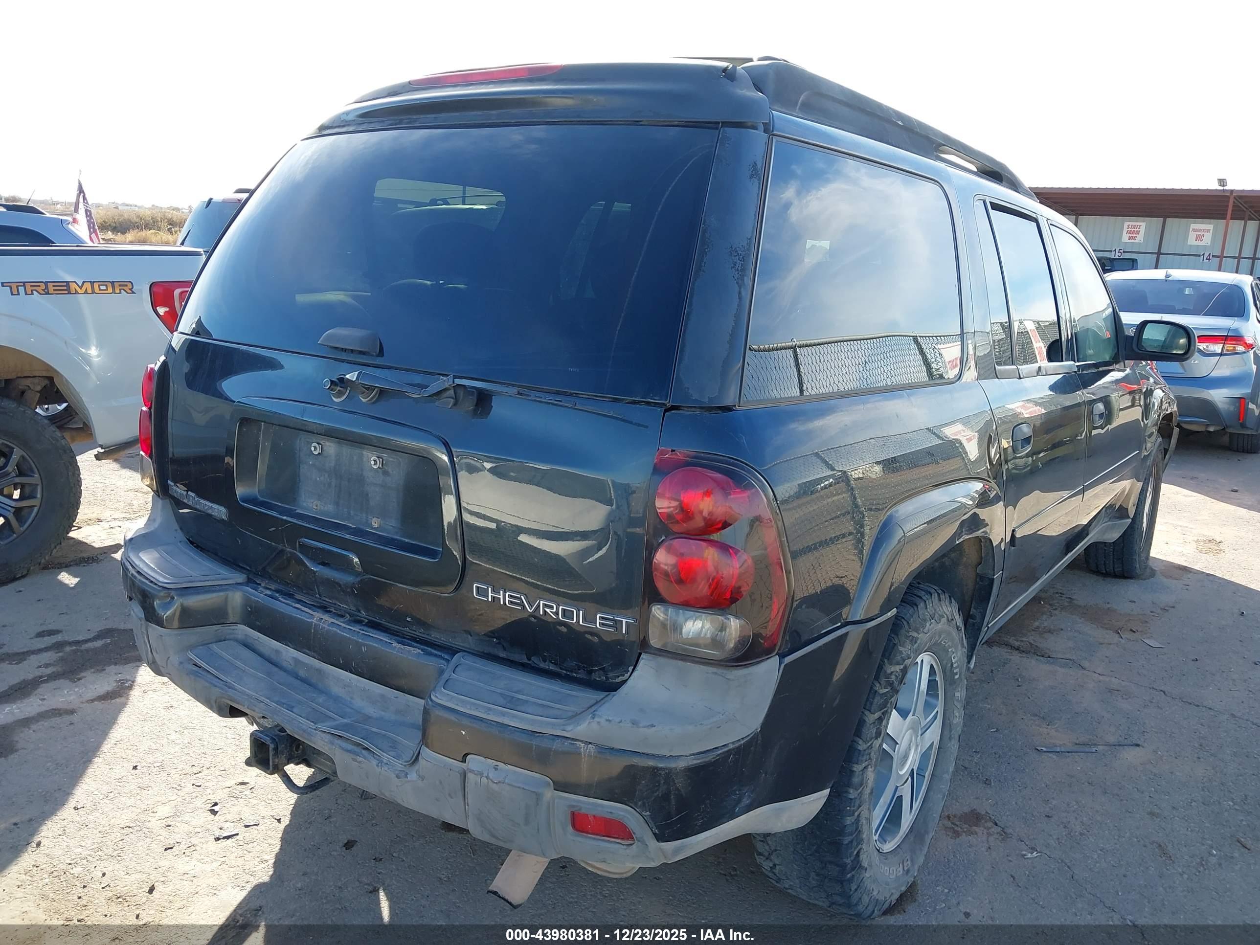 CHEVROLET TRAILBLAZER image 4