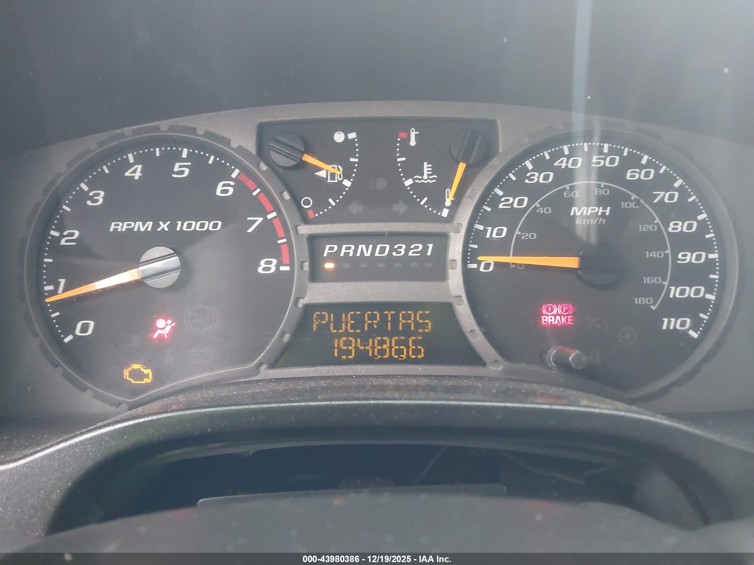 CHEVROLET COLORADO image 7