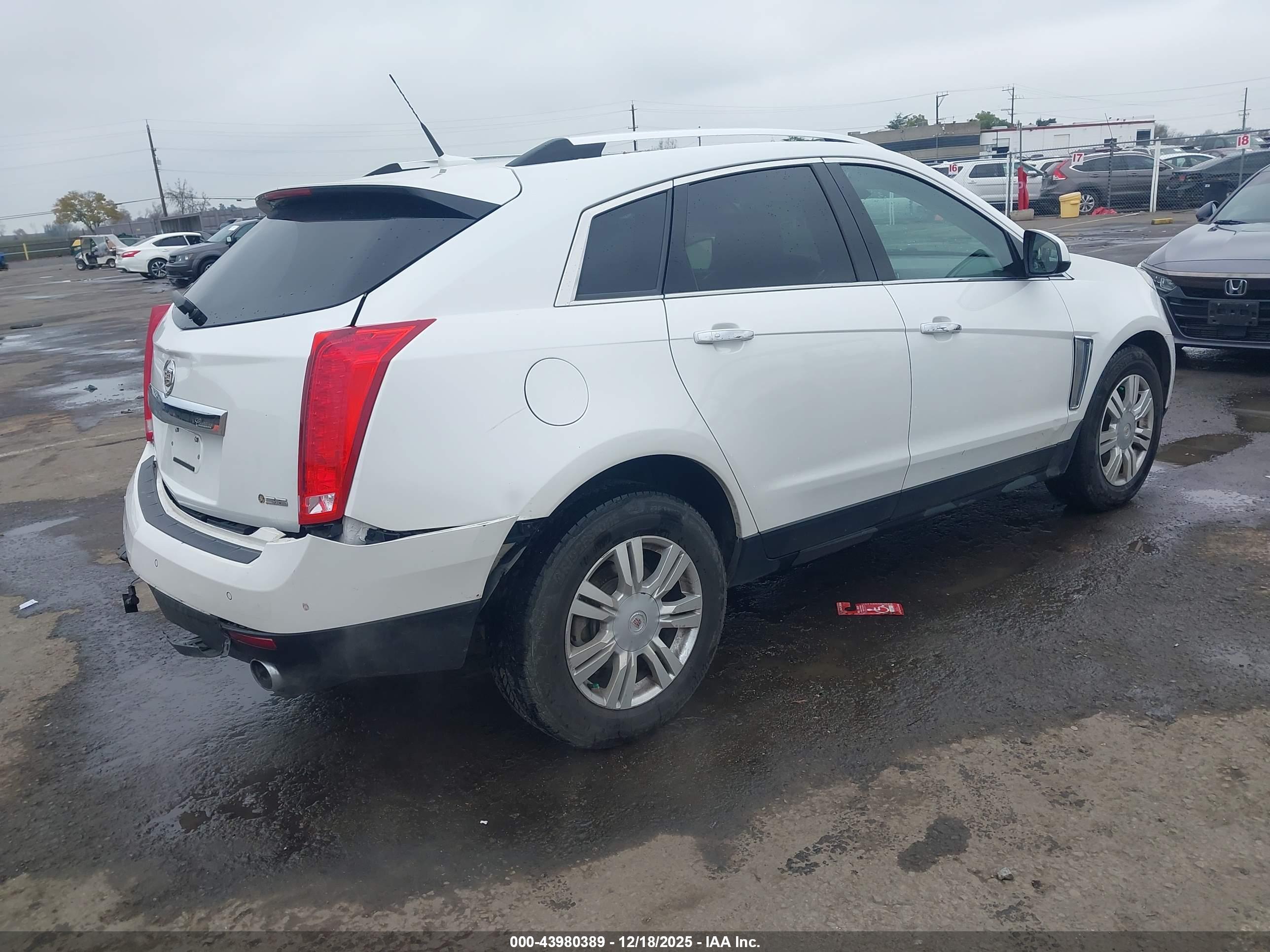CADILLAC SRX image 4