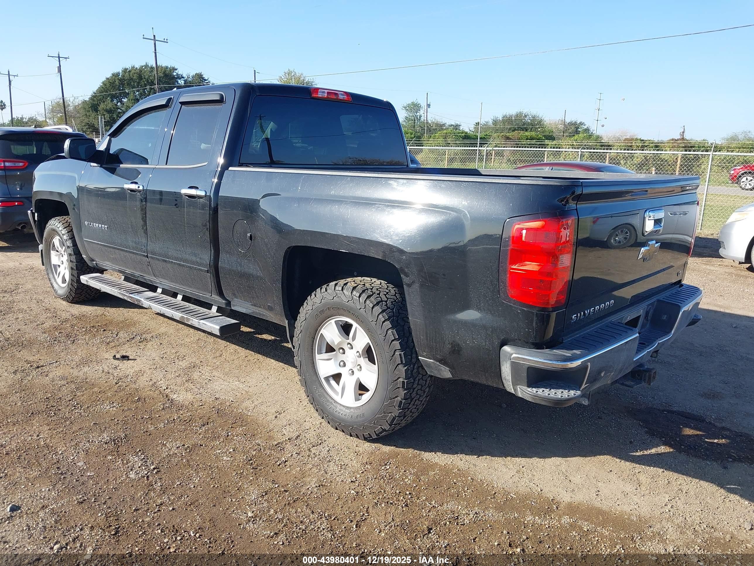 CHEVROLET SILVERADO image 3