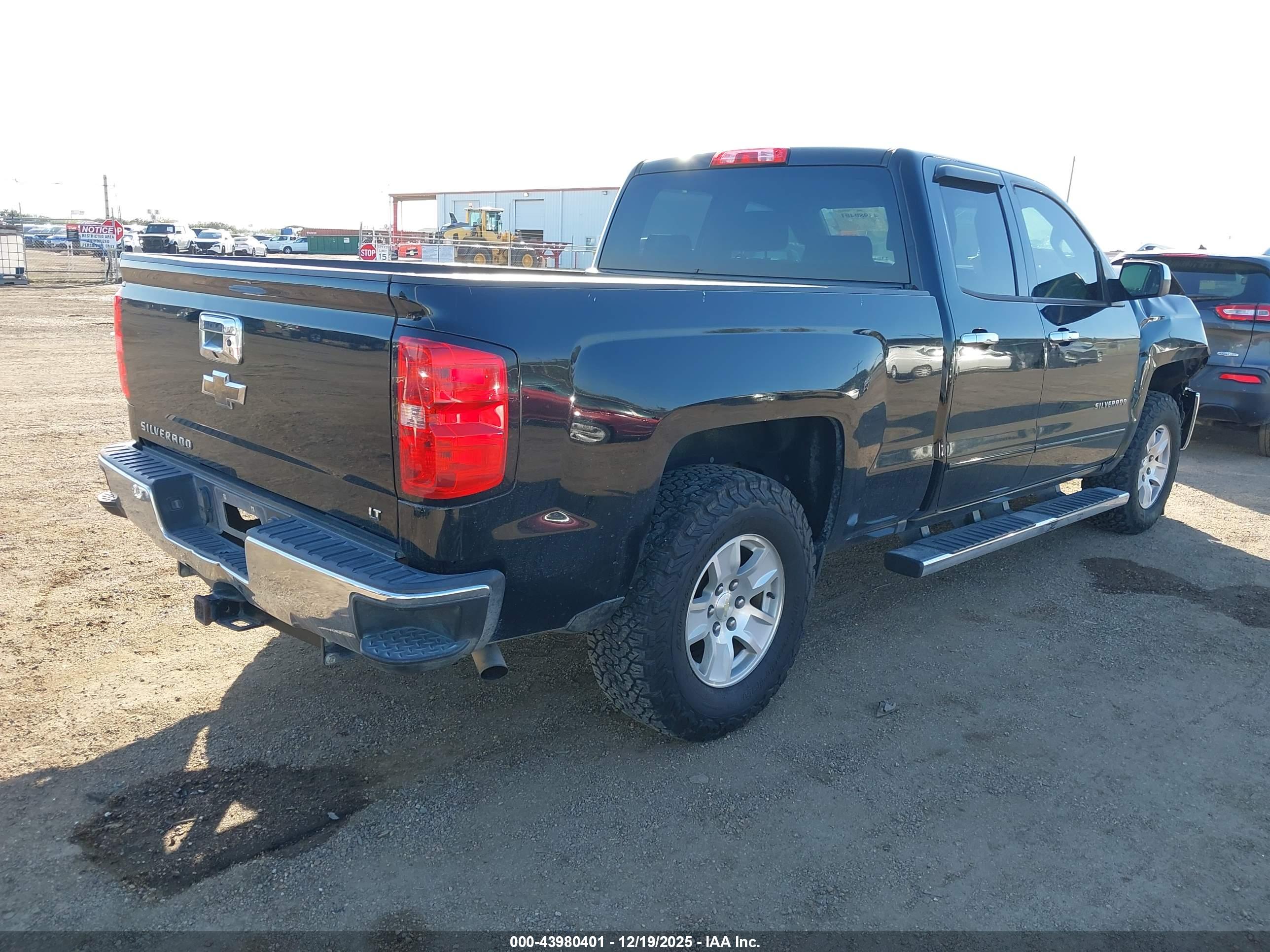 CHEVROLET SILVERADO image 4