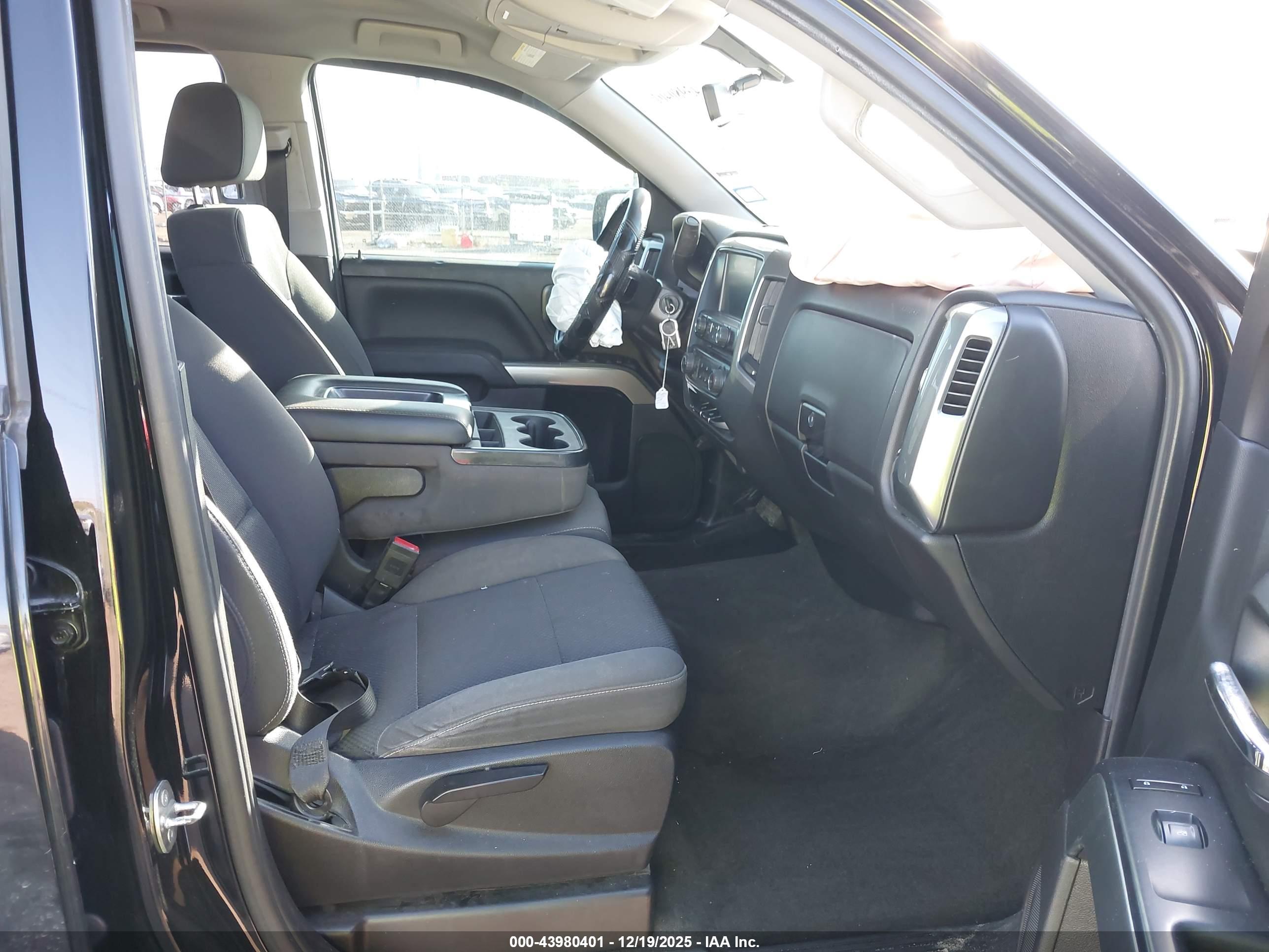 CHEVROLET SILVERADO image 5