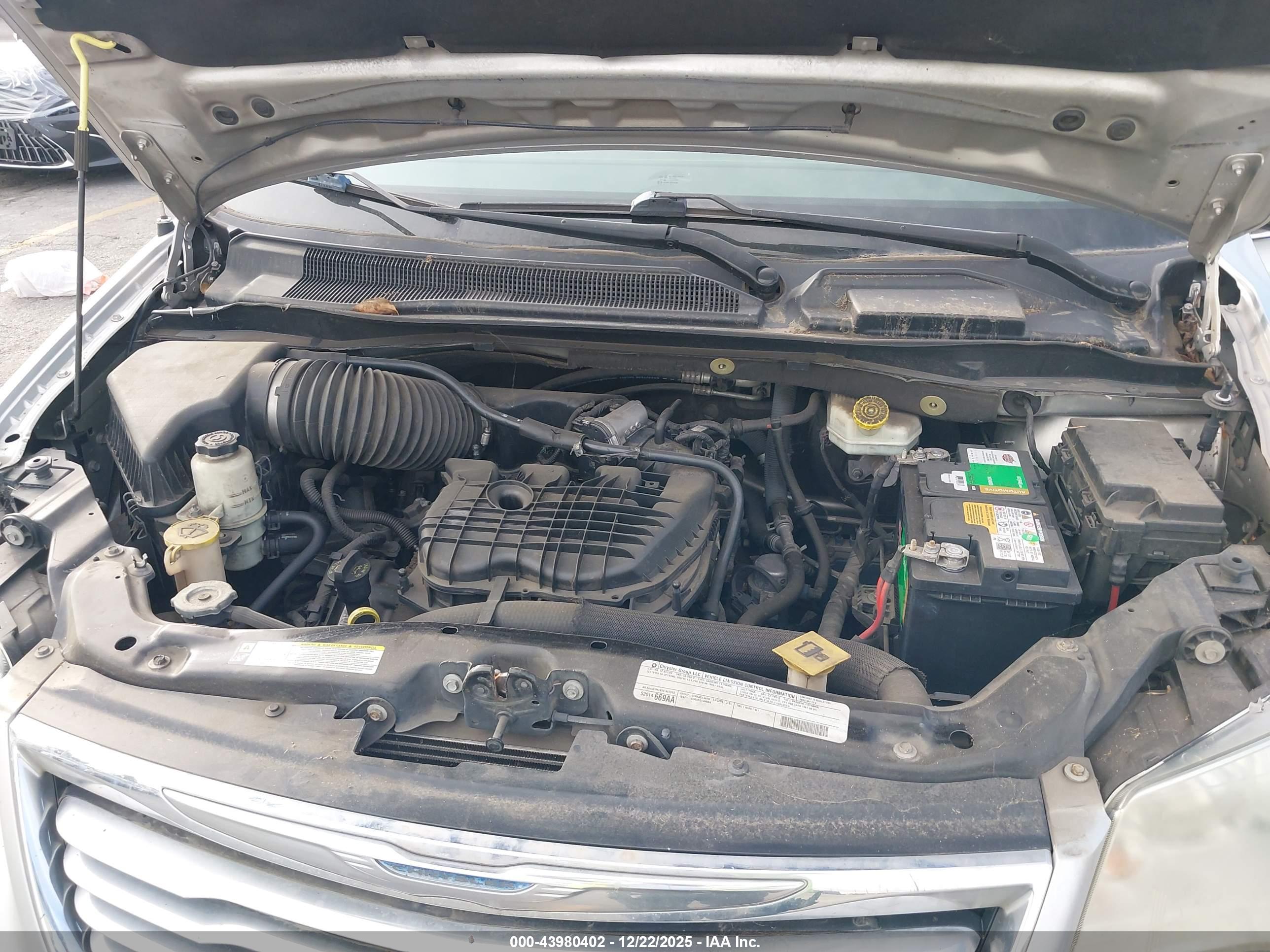 CHRYSLER TOWN image 10