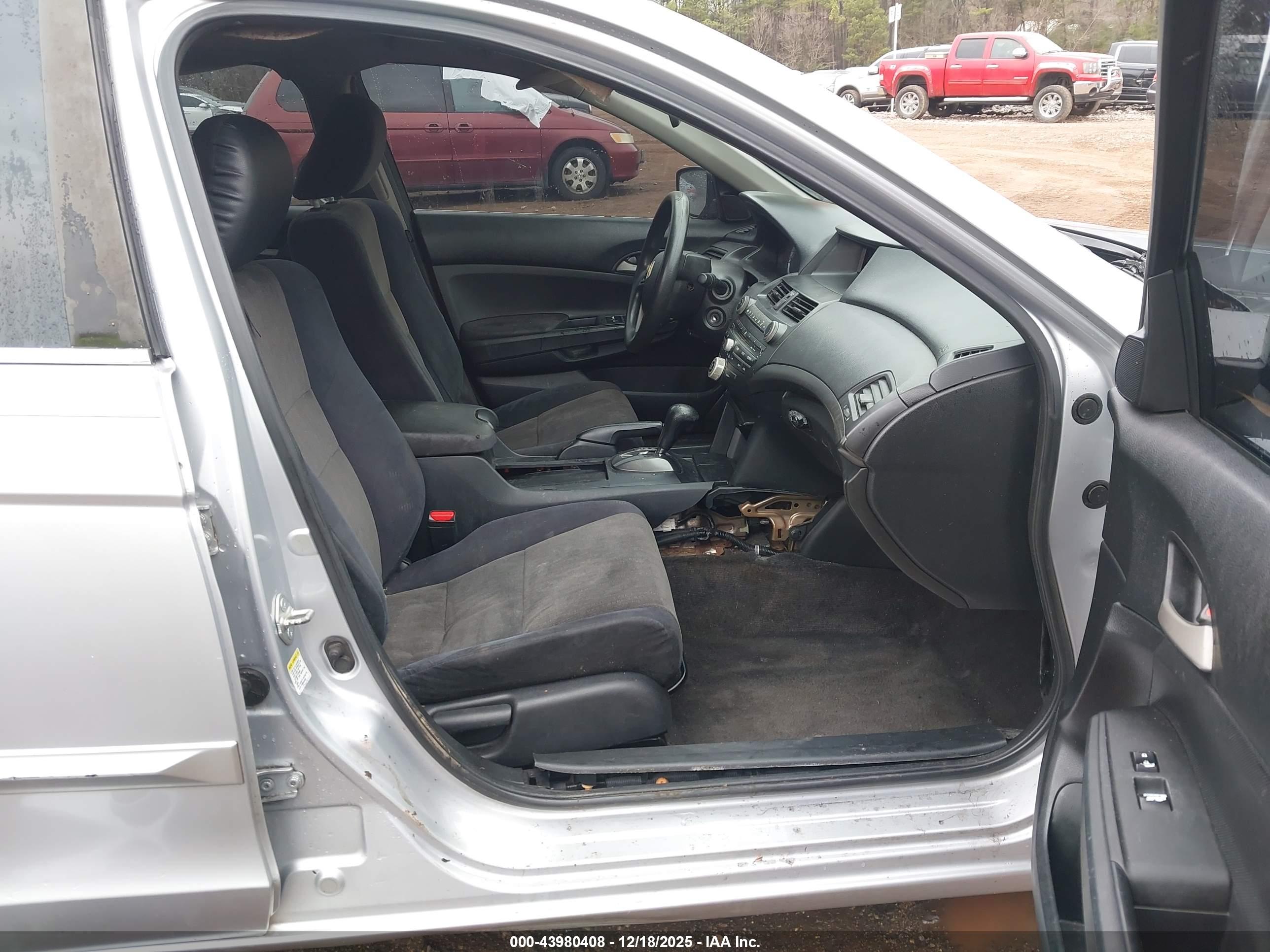 HONDA ACCORD image 5