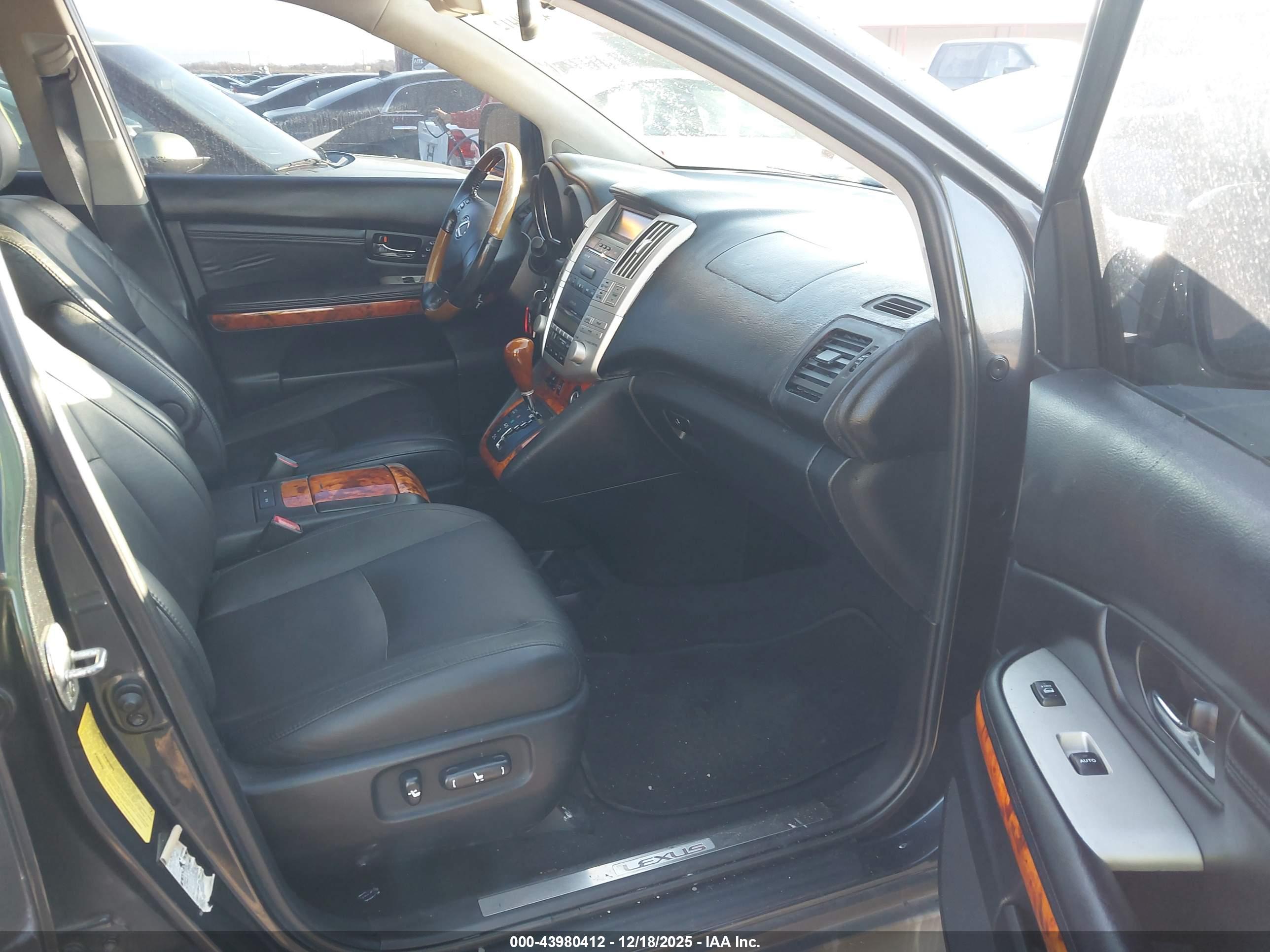 LEXUS RX image 5