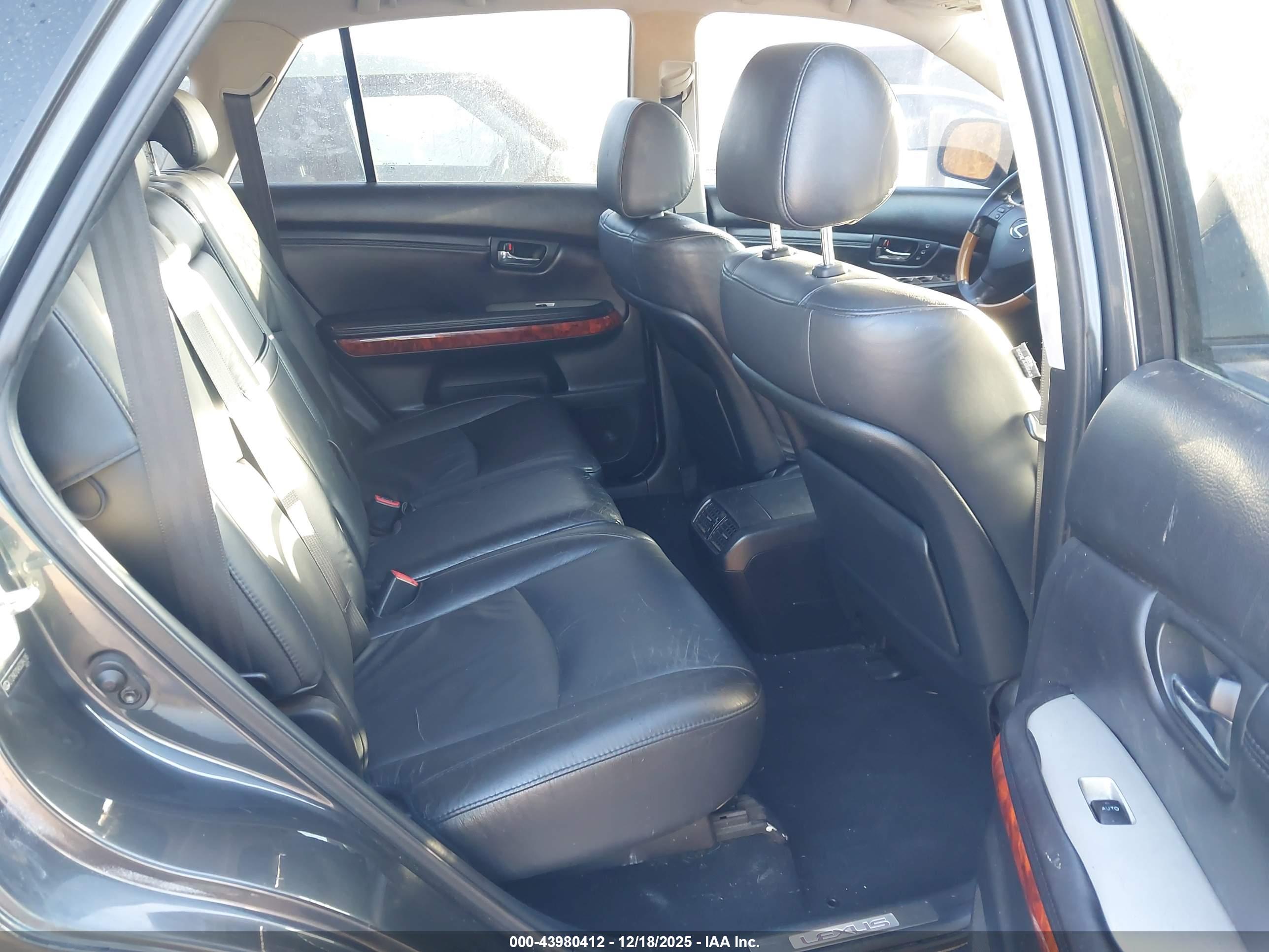 LEXUS RX image 8
