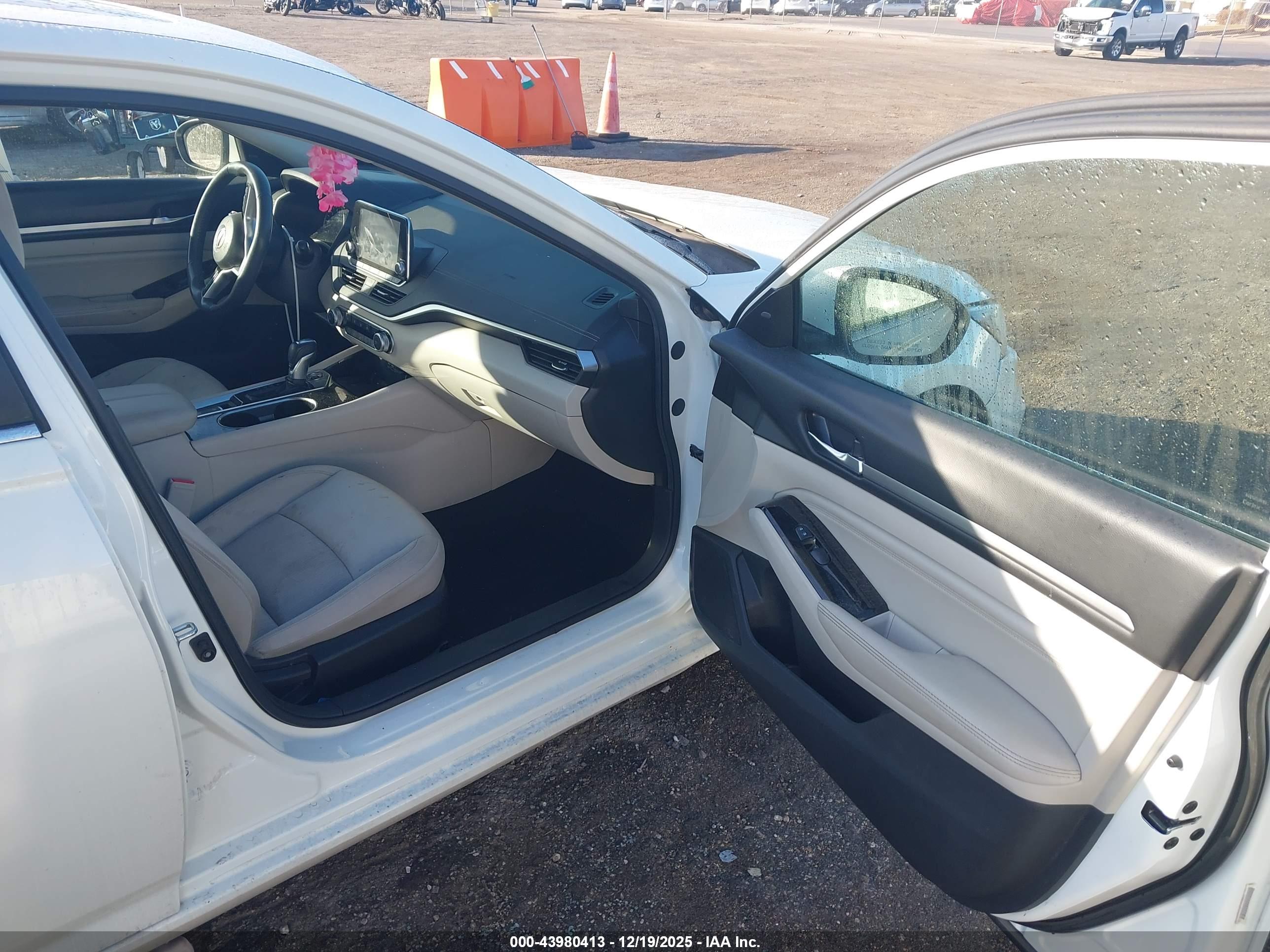 NISSAN ALTIMA image 5
