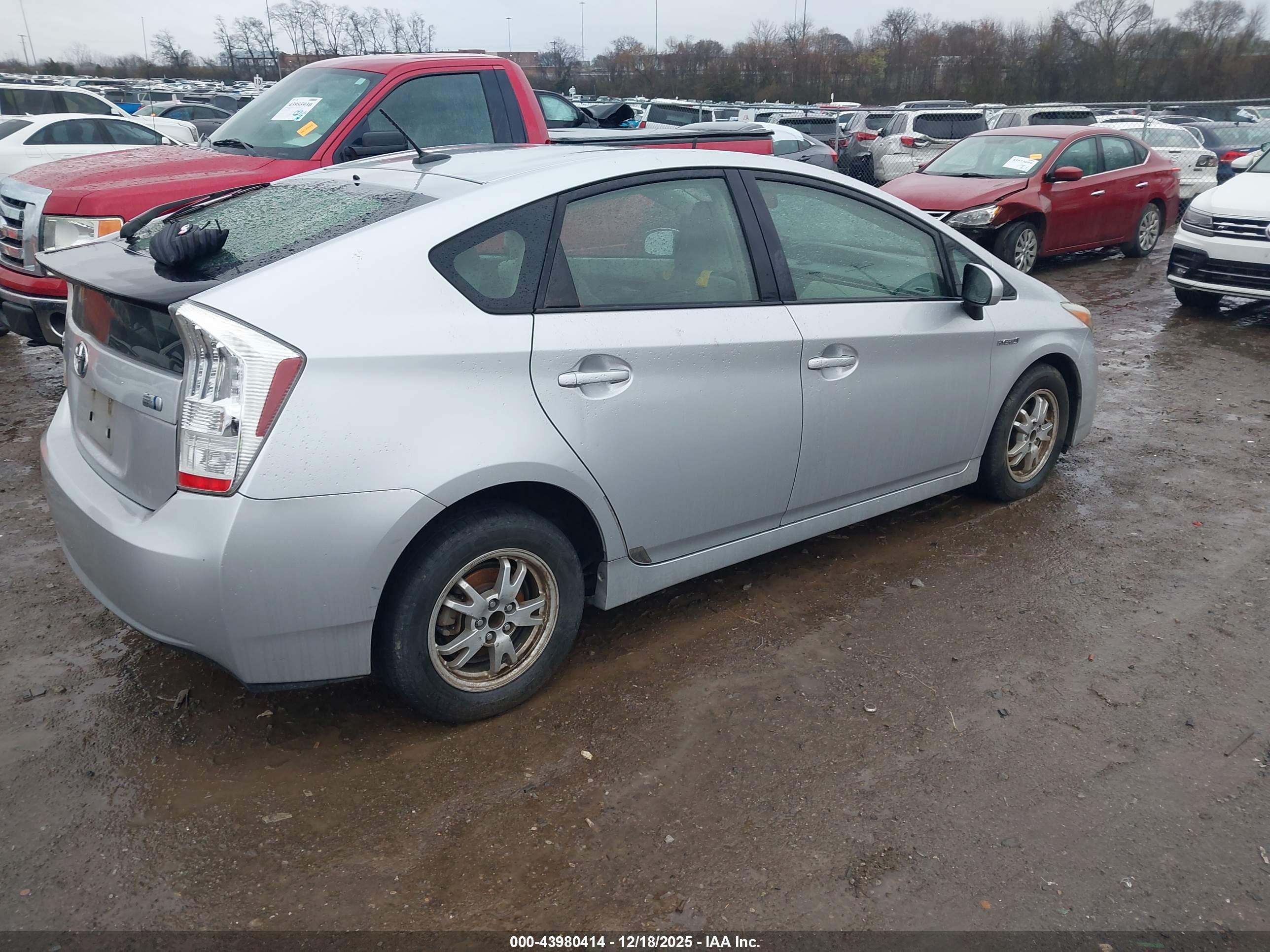 TOYOTA PRIUS image 4