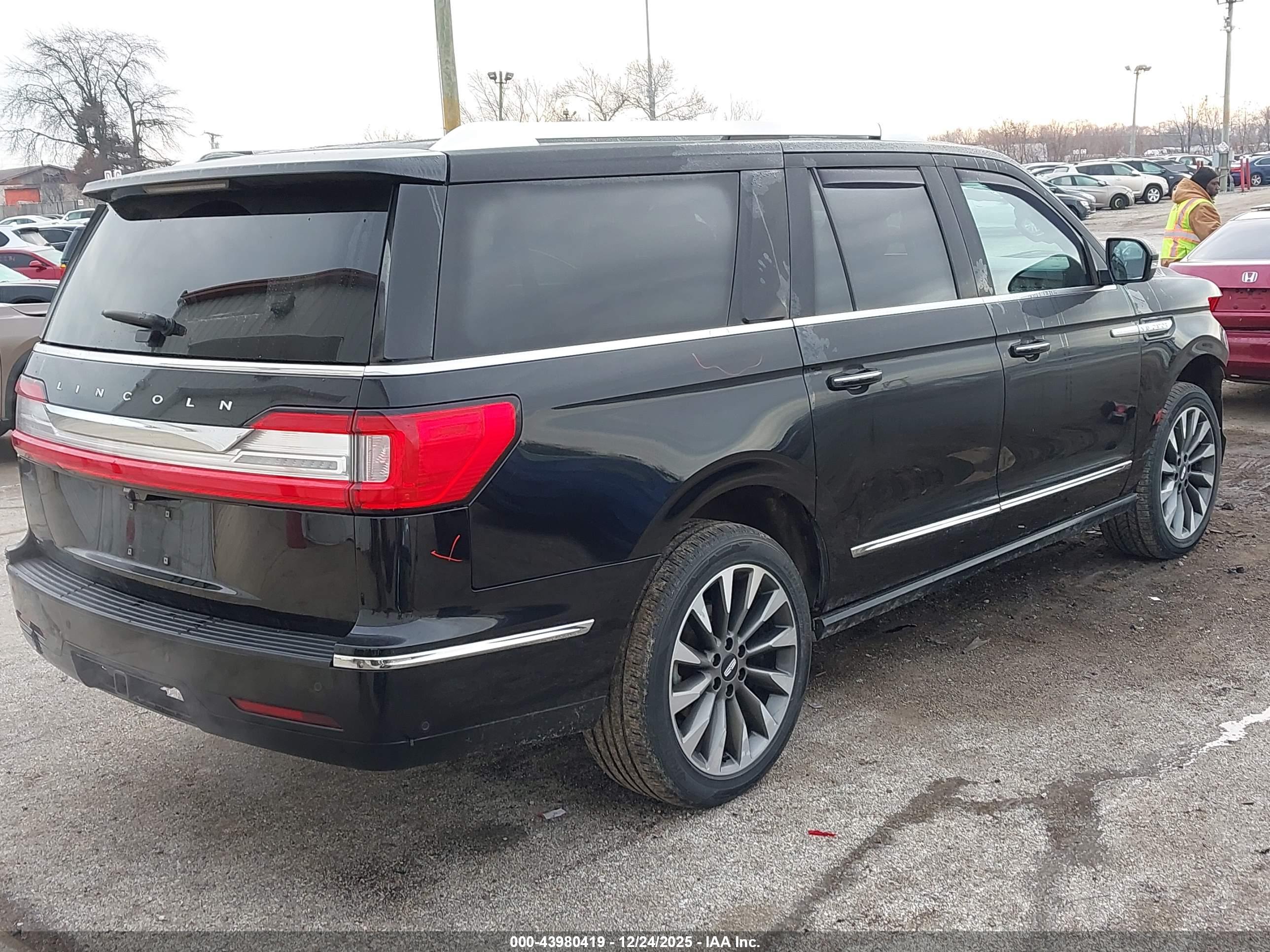 LINCOLN NAVIGATOR image 4