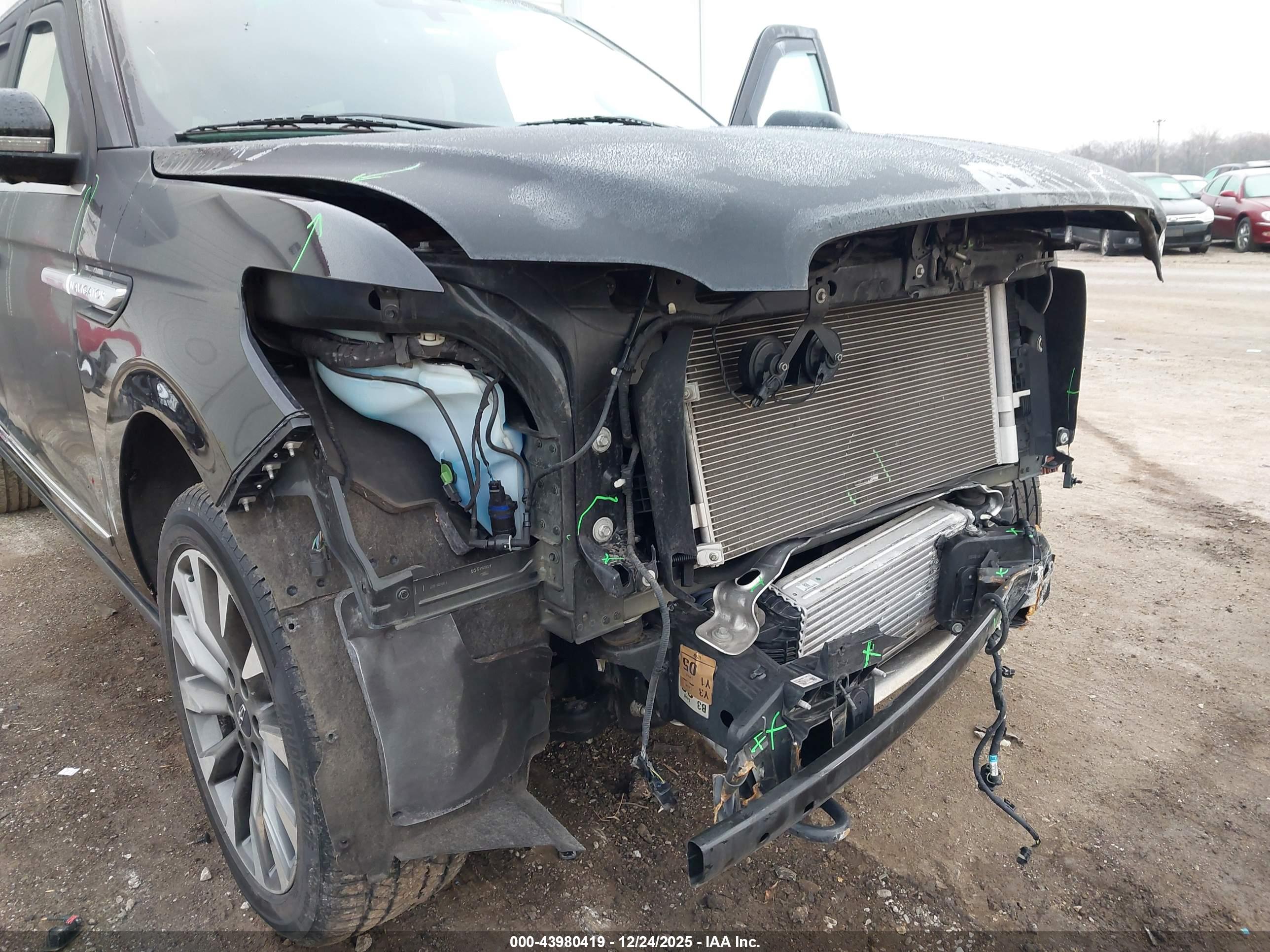 LINCOLN NAVIGATOR image 6