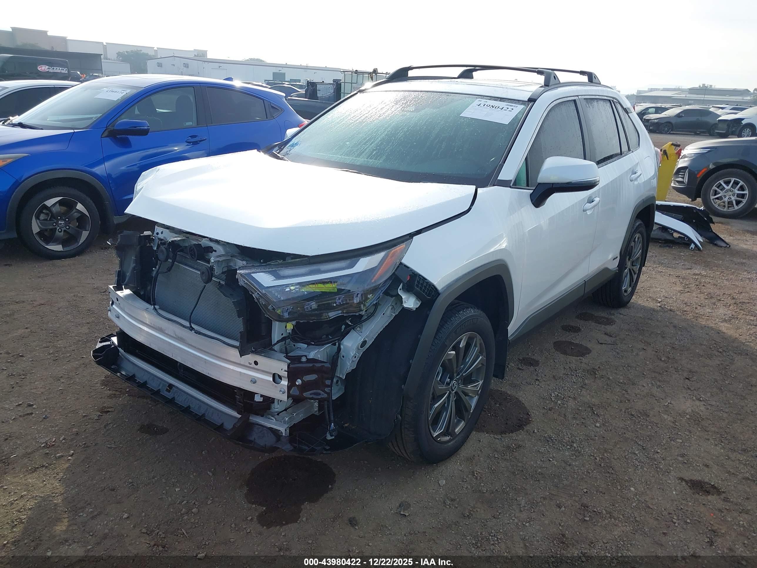 TOYOTA RAV4 image 2